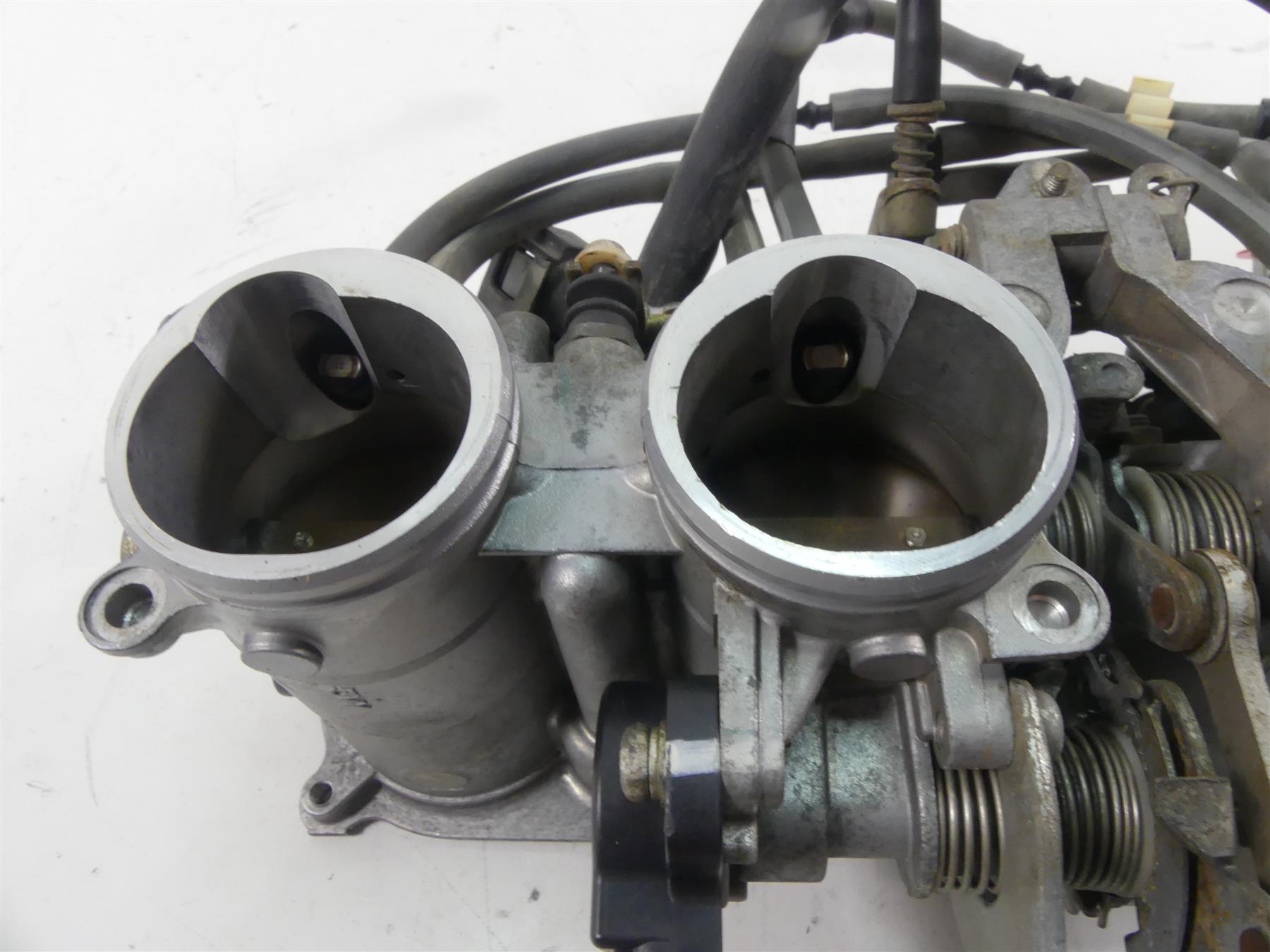 2007 Yamaha FZ1 Fazer Throttle Body Bodies Fuel Injection 13K 2D1-13750-20-00 {{ shop.shopifyCountryName }} - Mototech271