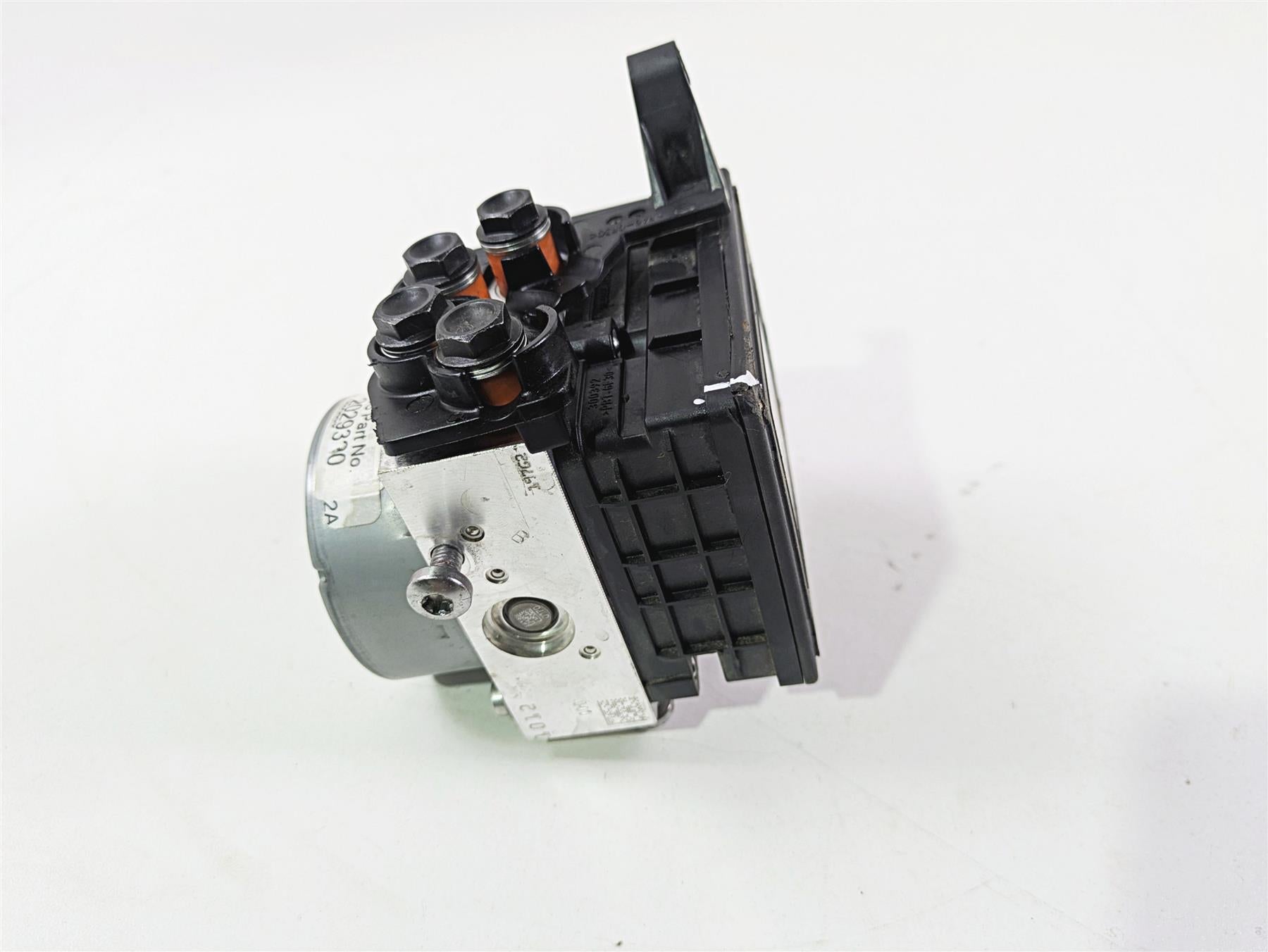 2024 Triumph Street Triple 765 R Abs Brake Pump Unit Module - Read T2029325 {{ shop.shopifyCountryName }} - Mototech271