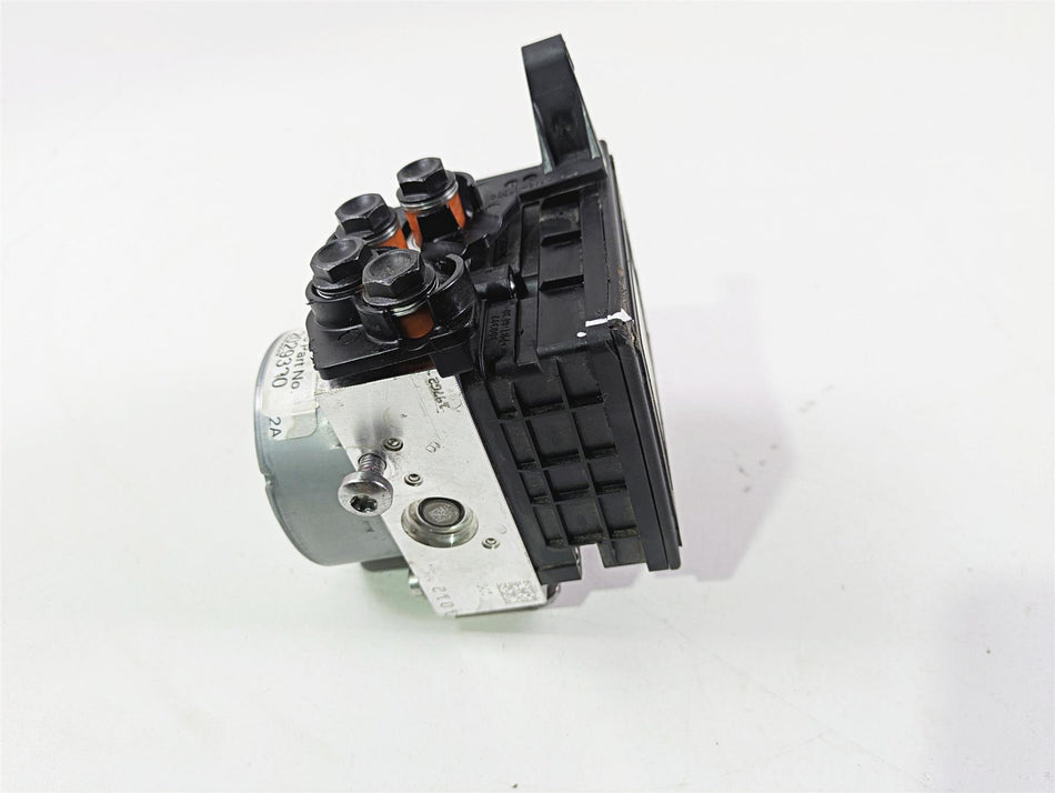 2024 Triumph Street Triple 765 R Abs Brake Pump Unit Module - Read T2029325 {{ shop.shopifyCountryName }} - Mototech271