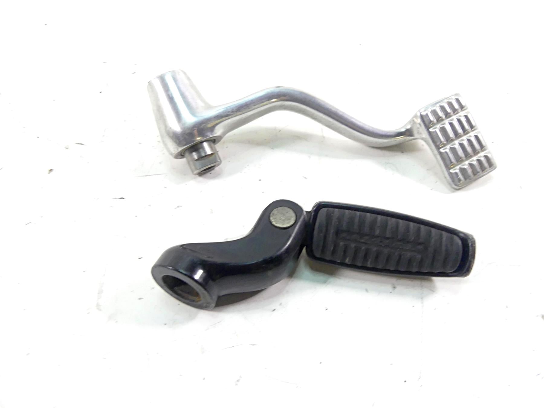 2015 Harley Davidson VRSCDX Night Rod Sp Right Front Footpeg Set -Read 54046-12 | Mototech271