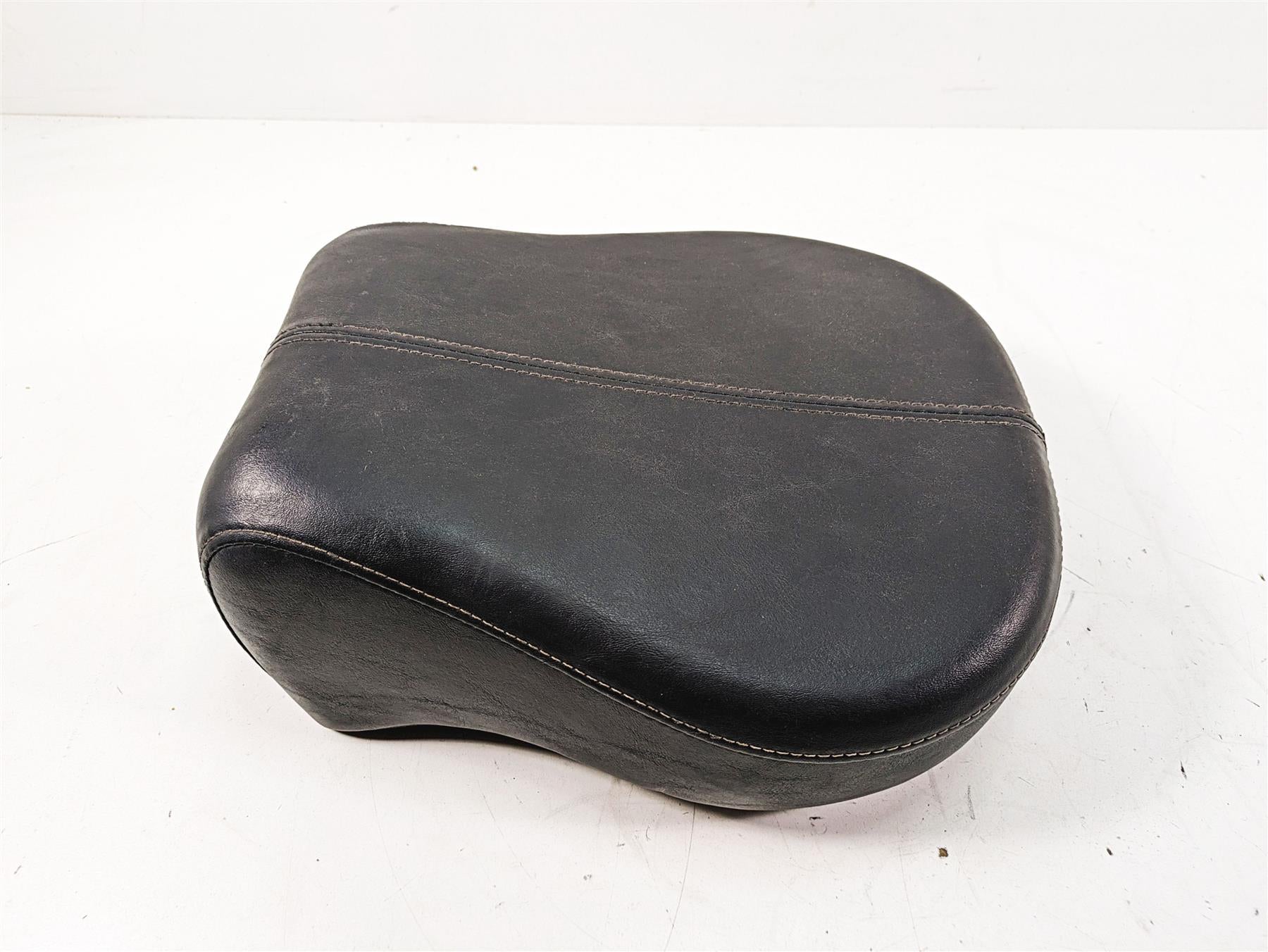 2013 Harley Softail FLSTC Heritage Classic Rear Passenger Seat Saddle 51812-09 {{ shop.shopifyCountryName }} - Mototech271