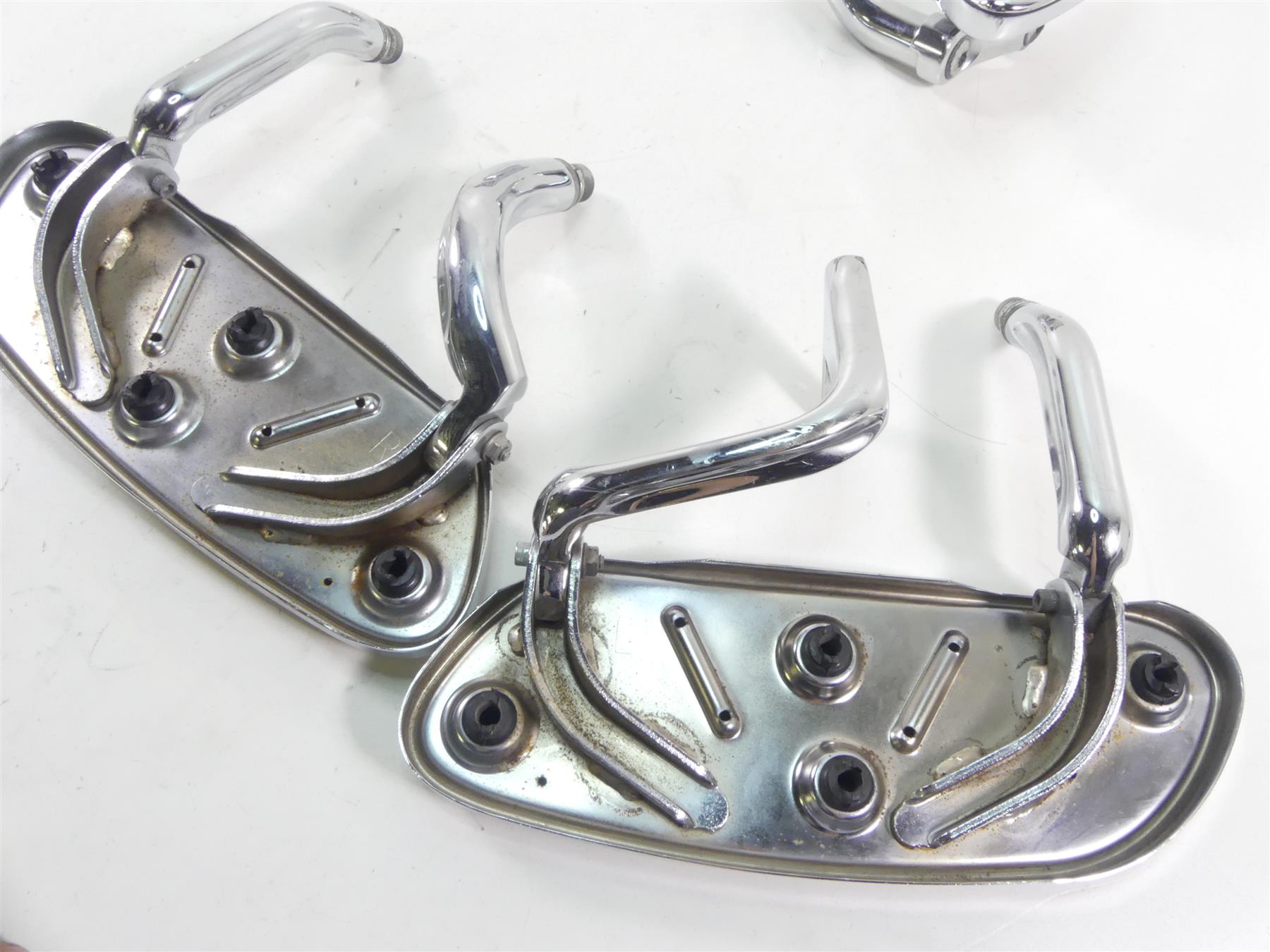 2007 Harley FLHTCU SE CVO Electra Glide Floorboard Shifter Brake Set 50688-04 {{ shop.shopifyCountryName }} - Mototech271