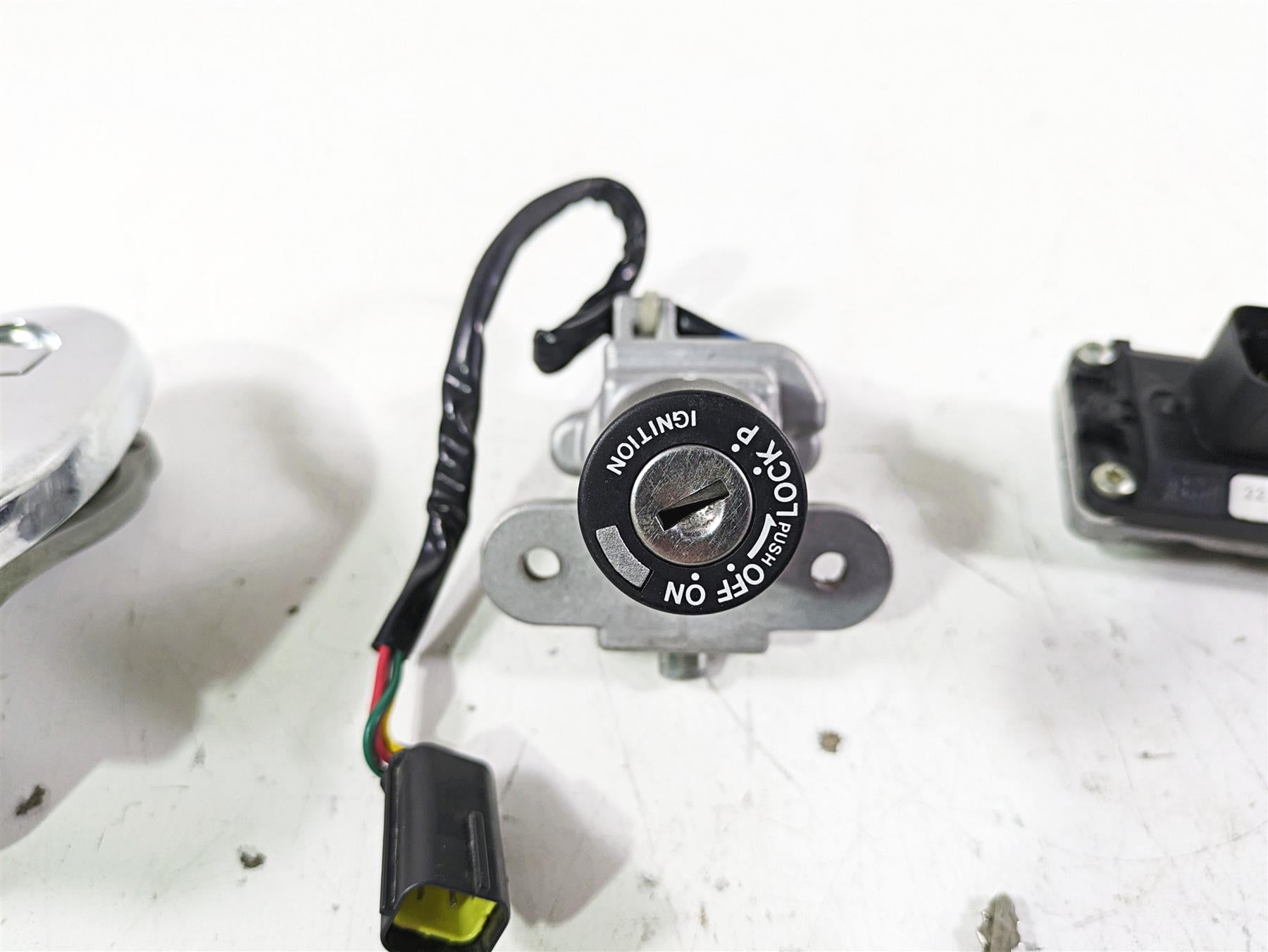 2007 Ducati Sport Classic GT1000 Cdi Ecm Engine Control Module Ignition Key Lock 11K 40610381C {{ shop.shopifyCountryName }} - Mototech271