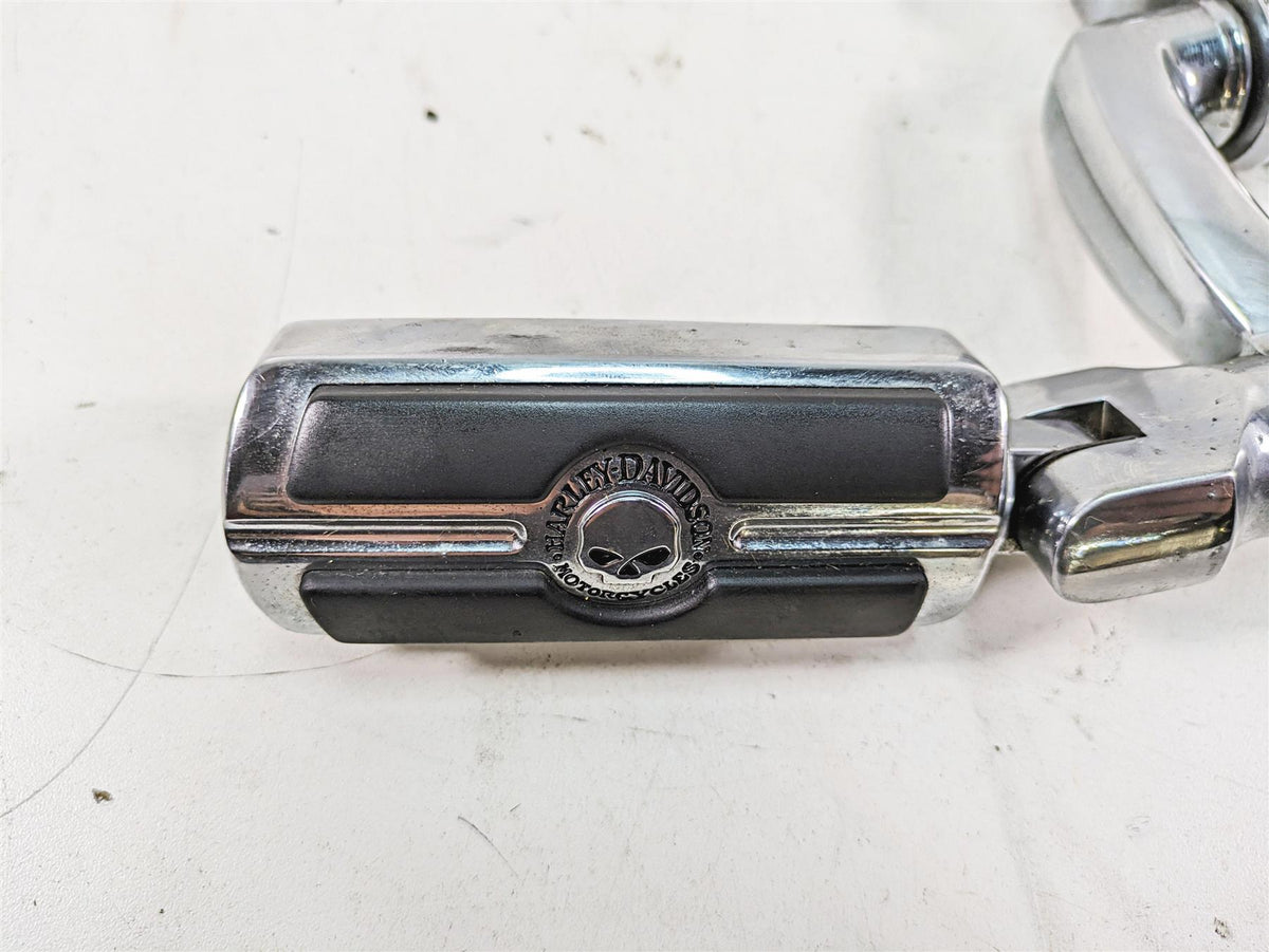 2006 Harley Touring FLHTCUI Electra Glide Highway Footpeg Willi G Skull 50370-04 {{ shop.shopifyCountryName }} - Mototech271
