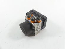 Load image into Gallery viewer, 2014 Harley FXDF Dyna Fat Bob Abs Brake Pump Pressure Module 48340-12

