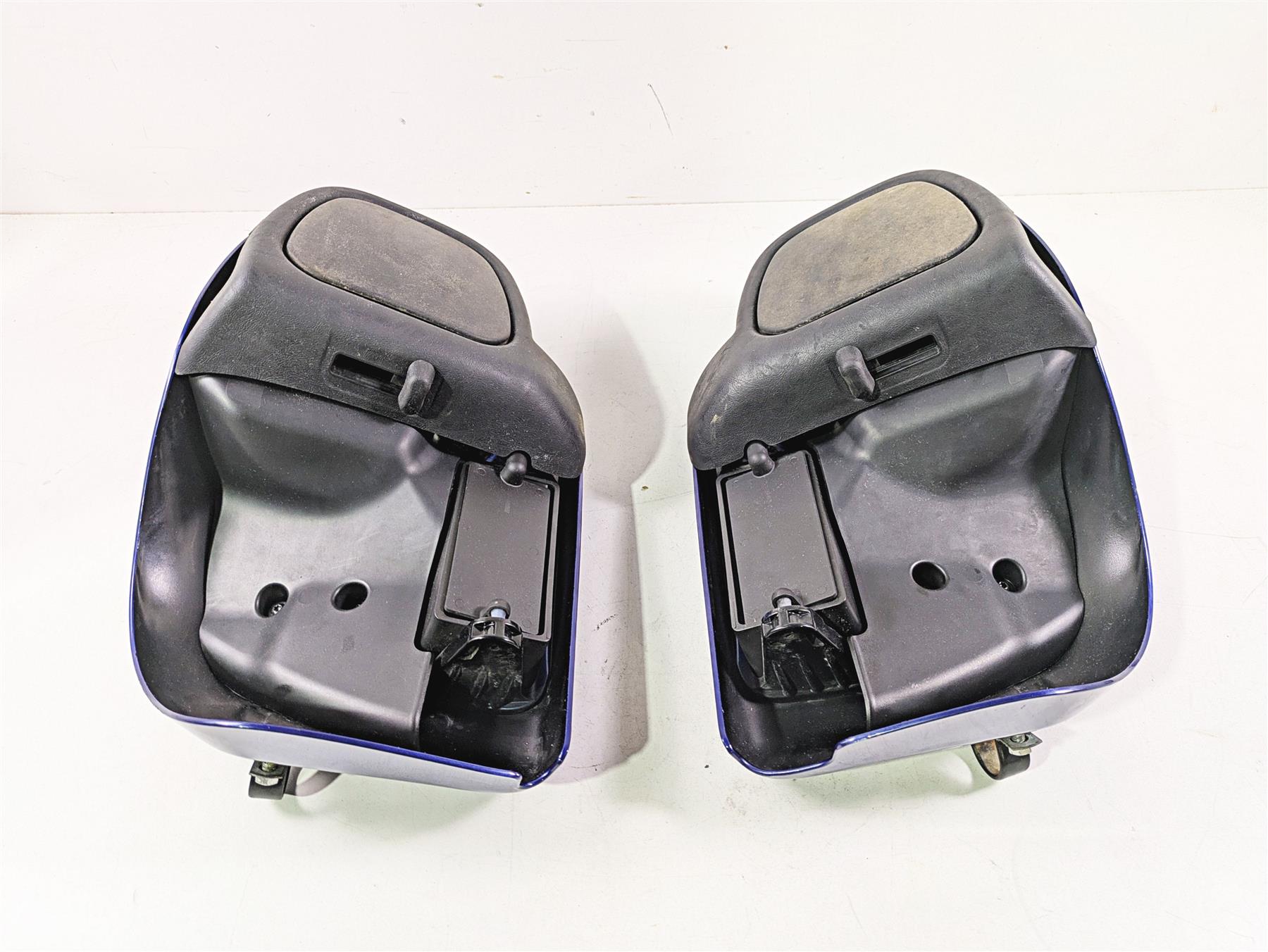 2015 Harley Touring FLHTKL Electra Glide Lower Leg Fairing Cover Set 57100112 {{ shop.shopifyCountryName }} - Mototech271