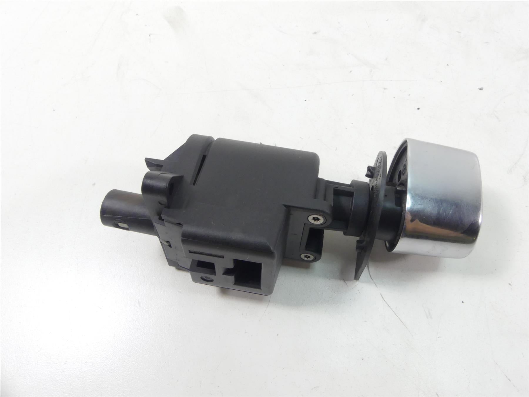 2011 Harley Touring FLTRX Road Glide Ignition Switch Lock - VIN 71572-06 {{ shop.shopifyCountryName }} - Mototech271