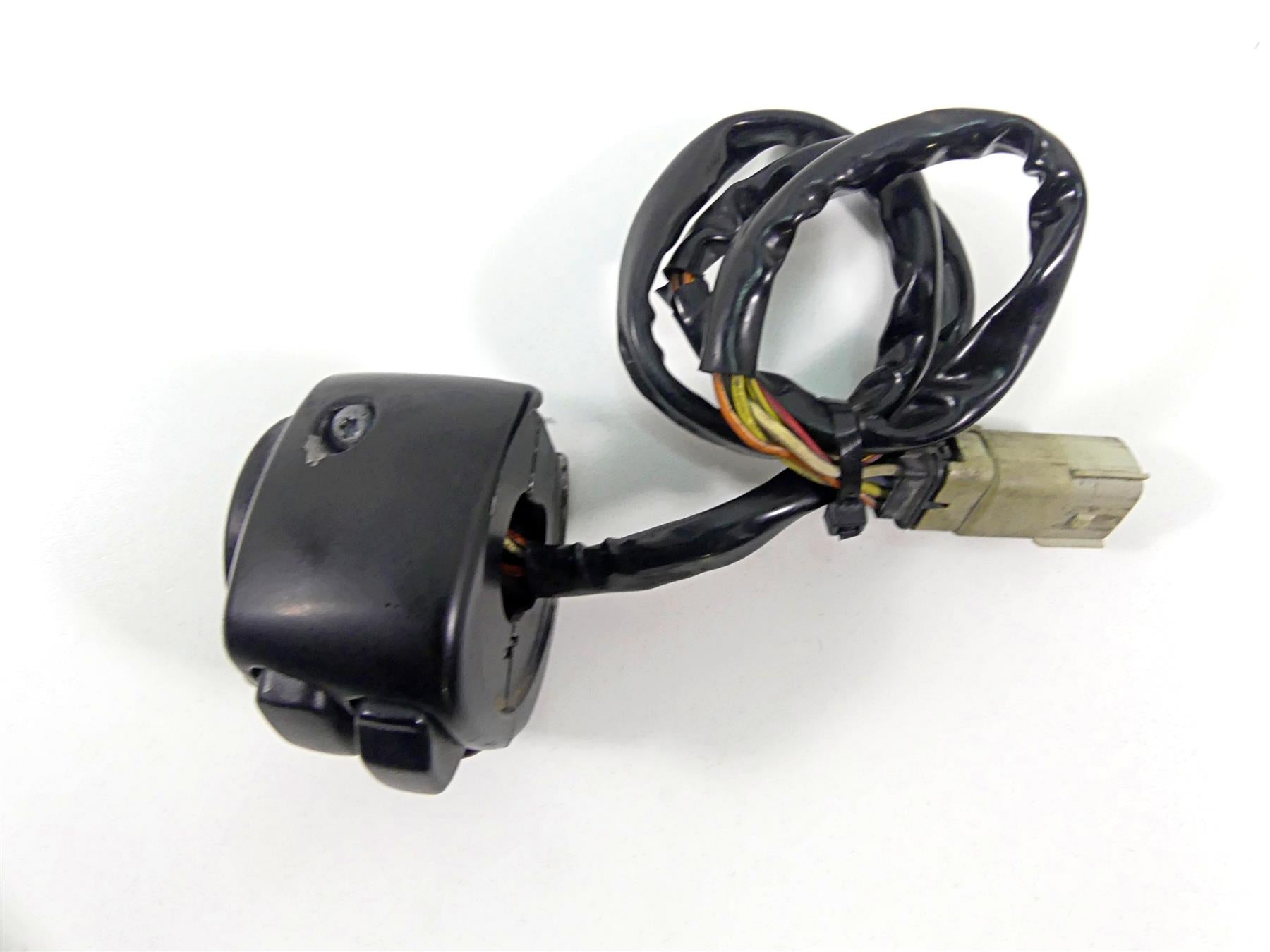 2014 Harley VRSCF Muscle V-Rod Left Hand Control Switch 71682-06A 71685-06A {{ shop.shopifyCountryName }} - Mototech271