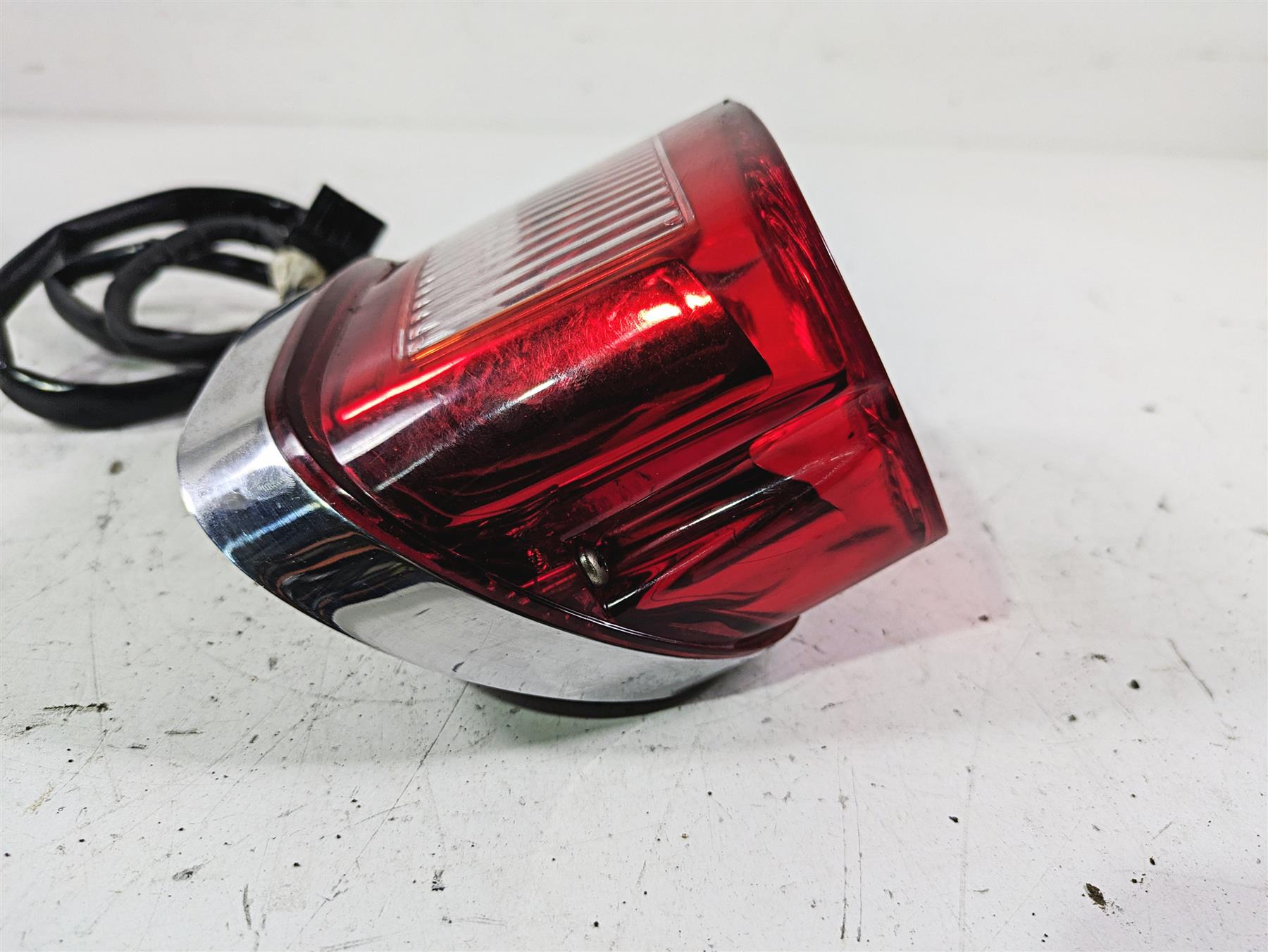 2002 Harley FLSTC Softail Heritage Complete Taillight With Wiring 68140-04 {{ shop.shopifyCountryName }} - Mototech271