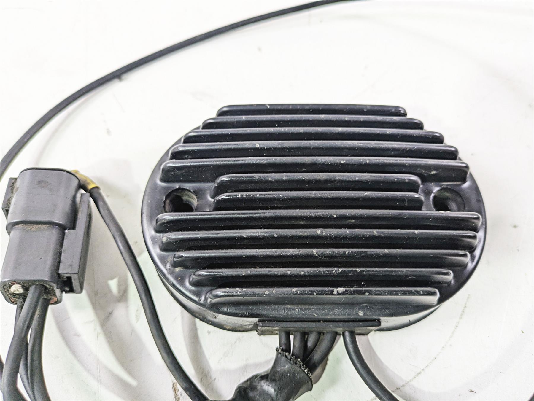 2004 Harley Softail FLSTF Fat Boy Rectifier Voltage Regulator 74540-01 {{ shop.shopifyCountryName }} - Mototech271