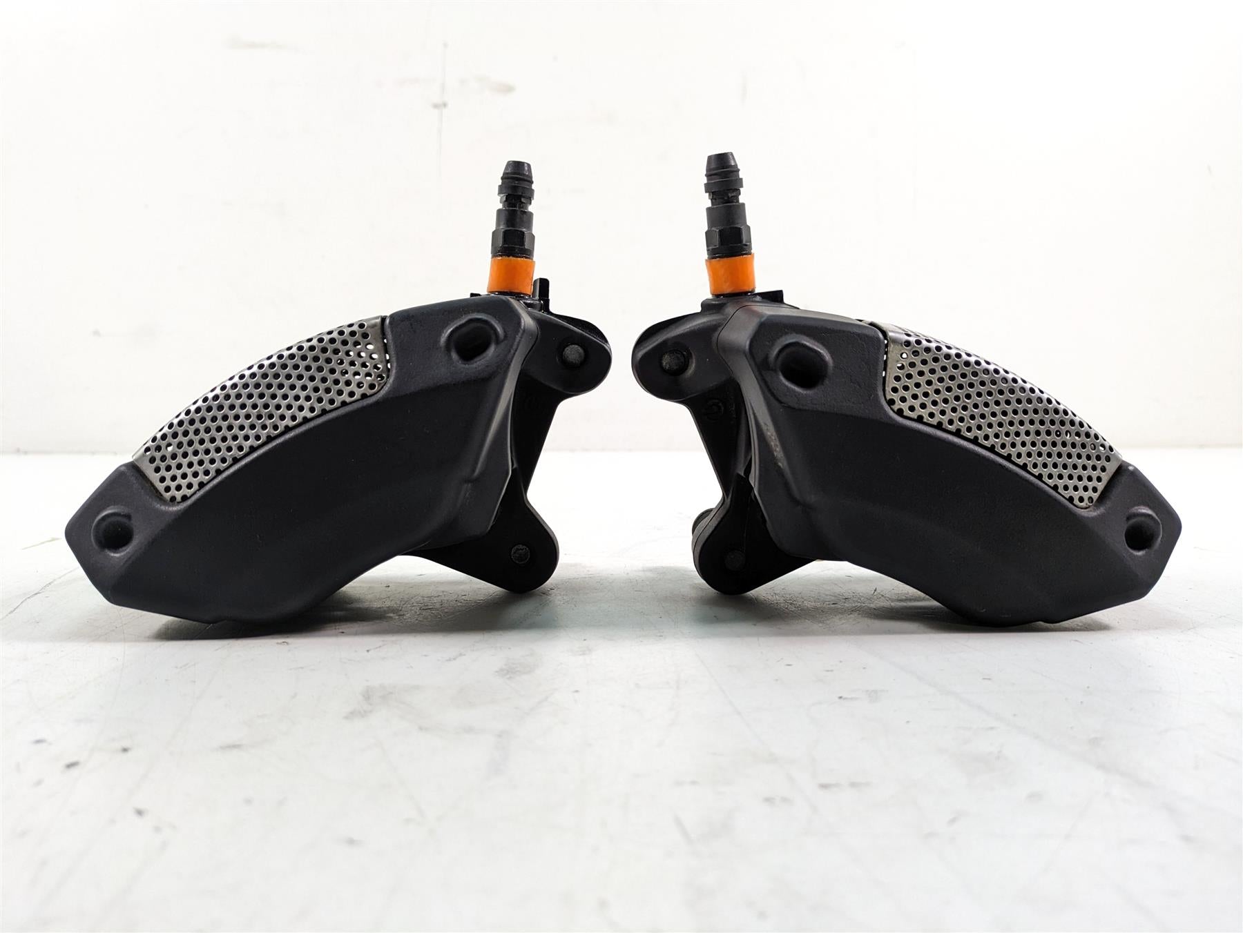 2014 Harley Touring FLHTK Electra Glide Brembo Front Brake Caliper Set 43027-08 {{ shop.shopifyCountryName }} - Mototech271