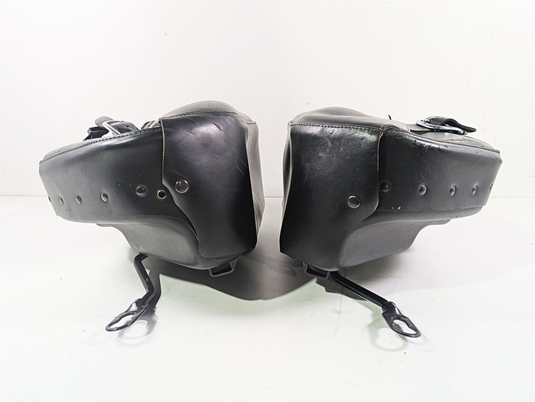 2009 Harley FXDC Dyna Super Glide Left Right Saddlebag & Mounts Set 90182-08 {{ shop.shopifyCountryName }} - Mototech271