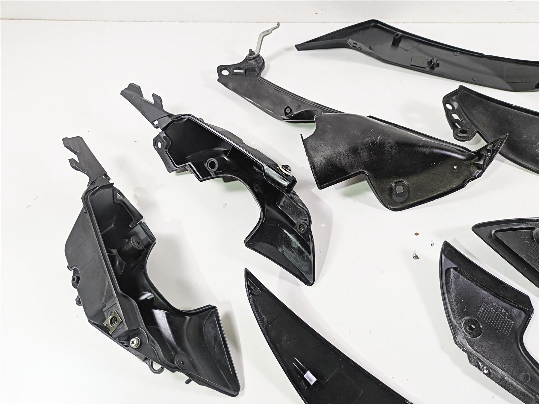 2014 Yamaha YZFR1 R1 RN22 Black Plastic Fairing Infill Cover Set {{ shop.shopifyCountryName }} - Mototech271