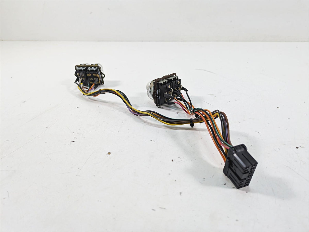 2005 Harley Touring FLHTCUI Electra Glide Auxiliary Switch Set 70271-98 {{ shop.shopifyCountryName }} - Mototech271