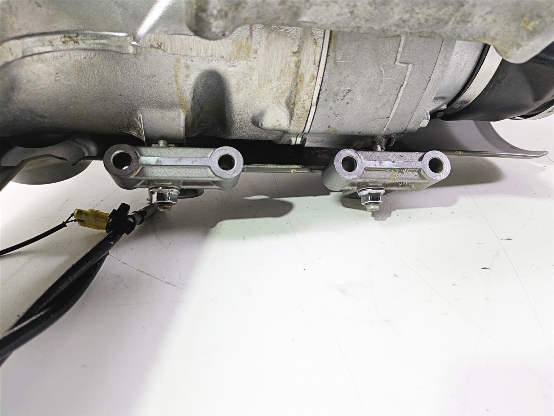 2006 Yamaha GP1300R Waverunner Full Exhaust Header Chamber Set 68N-41123-00-94 {{ shop.shopifyCountryName }} - Mototech271