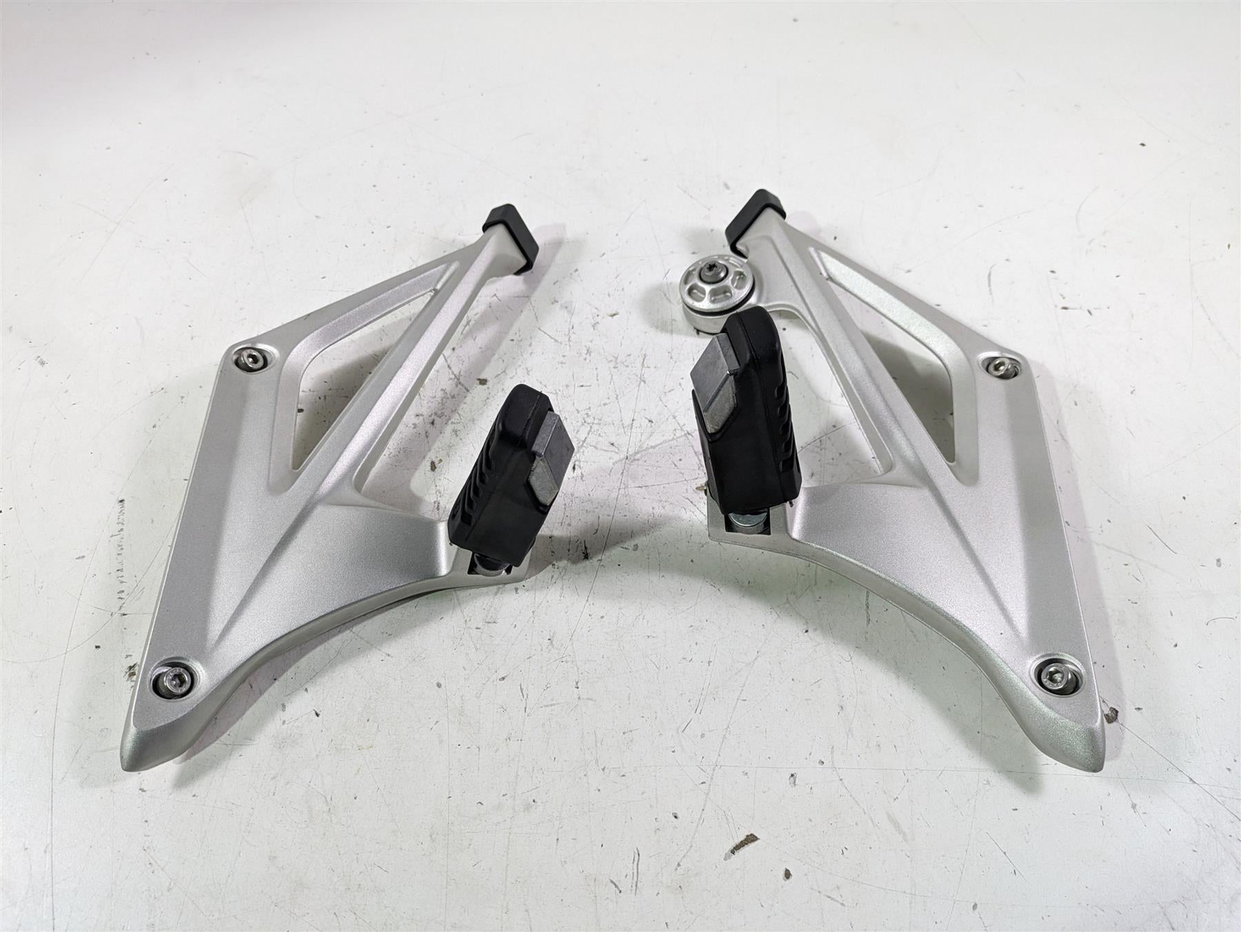 2022 BMW R1250 RT K052 Rear Passenger Foot Peg Rest Set 46718534789 46718534790 | Mototech271