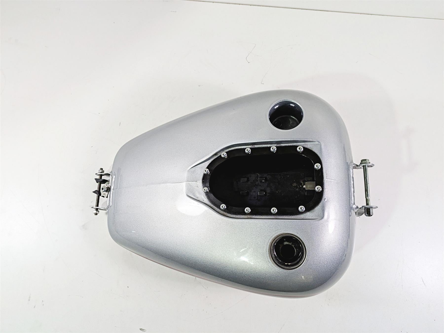 2014 Harley FXDL Dyna Low Rider Fuel Gas Petrol Tank - No Dent - Read 61000707 {{ shop.shopifyCountryName }} - Mototech271