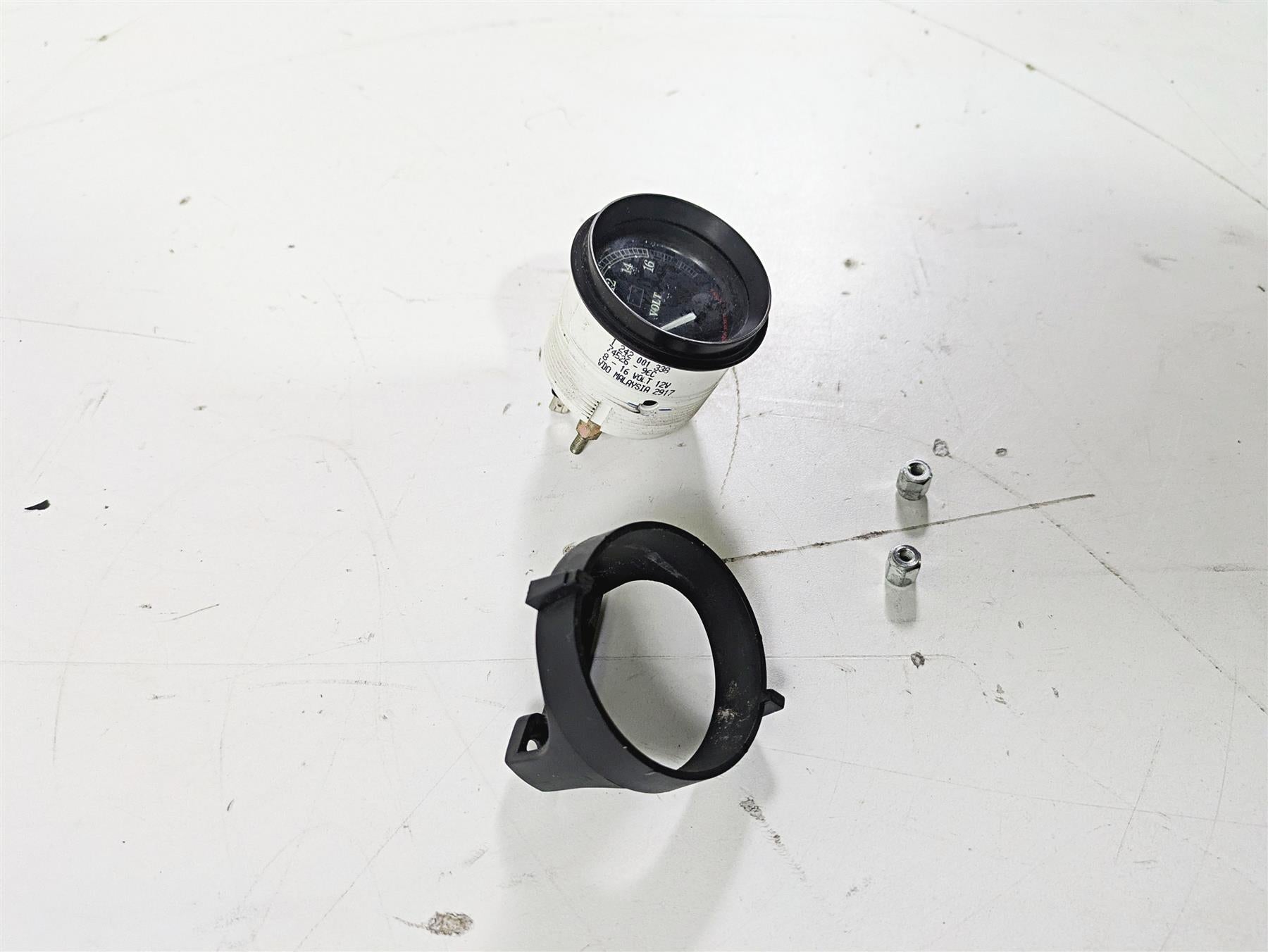 2008 Harley Touring FLHTP Electra Glide Voltage Volt Meter Gauge 74526-96C {{ shop.shopifyCountryName }} - Mototech271