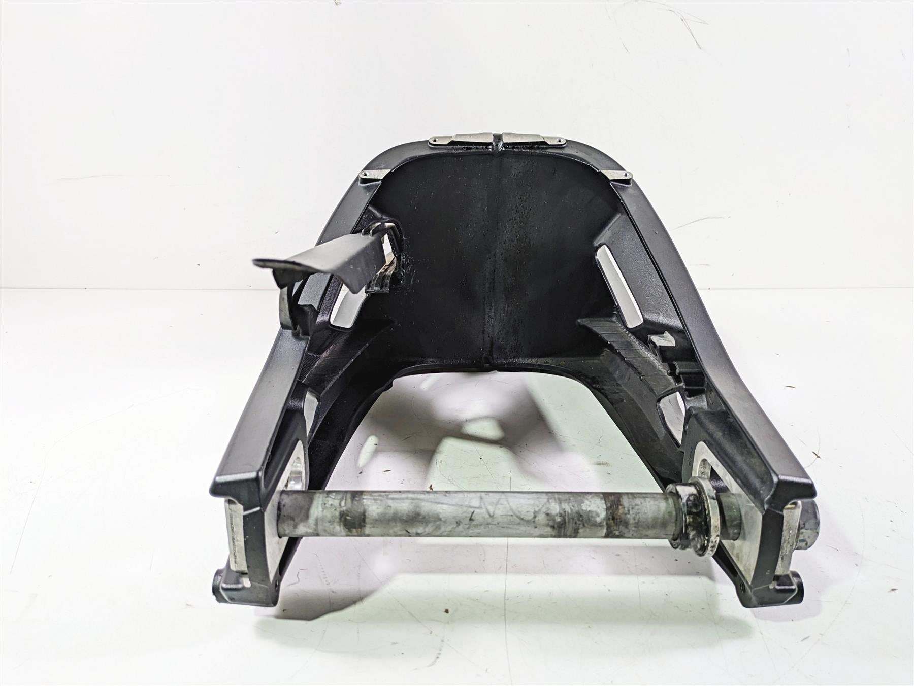 2019 BMW S1000XR K49 Swingarm Swing Arm & 28mm Rear Axle 33358560101 {{ shop.shopifyCountryName }} - Mototech271