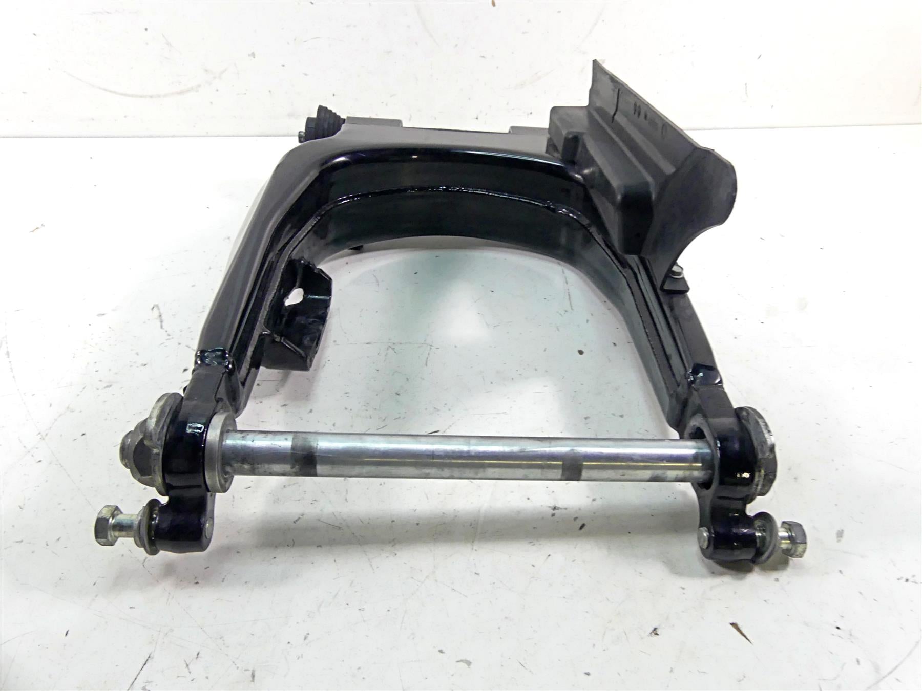 2015 Harley Touring FLHXS Street Glide Swingarm Swing Arm 25mm Axle 47549-09A {{ shop.shopifyCountryName }} - Mototech271