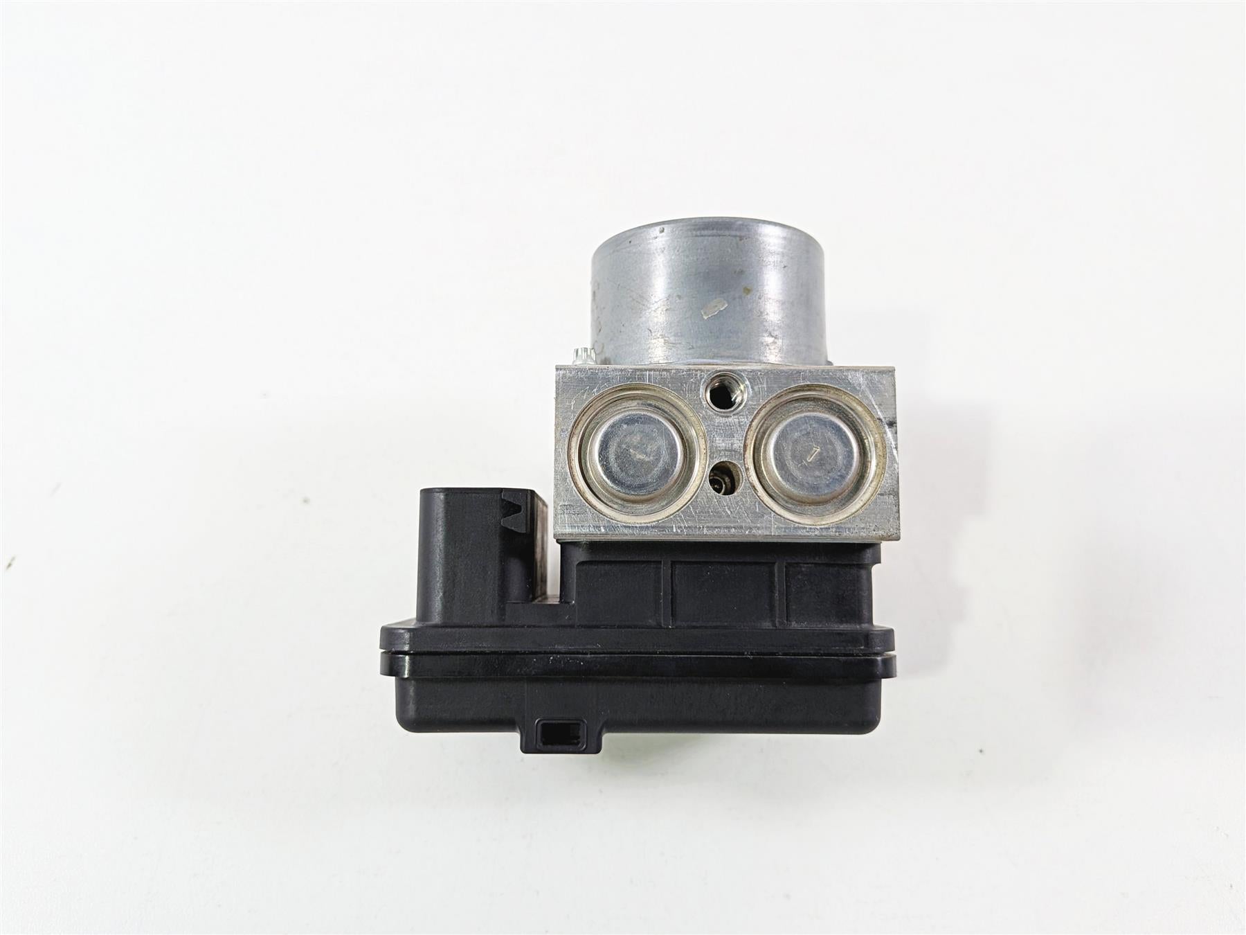 2023 BMW F850GS K81 Abs Pressure Pump Control Module Unit 34518393178 {{ shop.shopifyCountryName }} - Mototech271