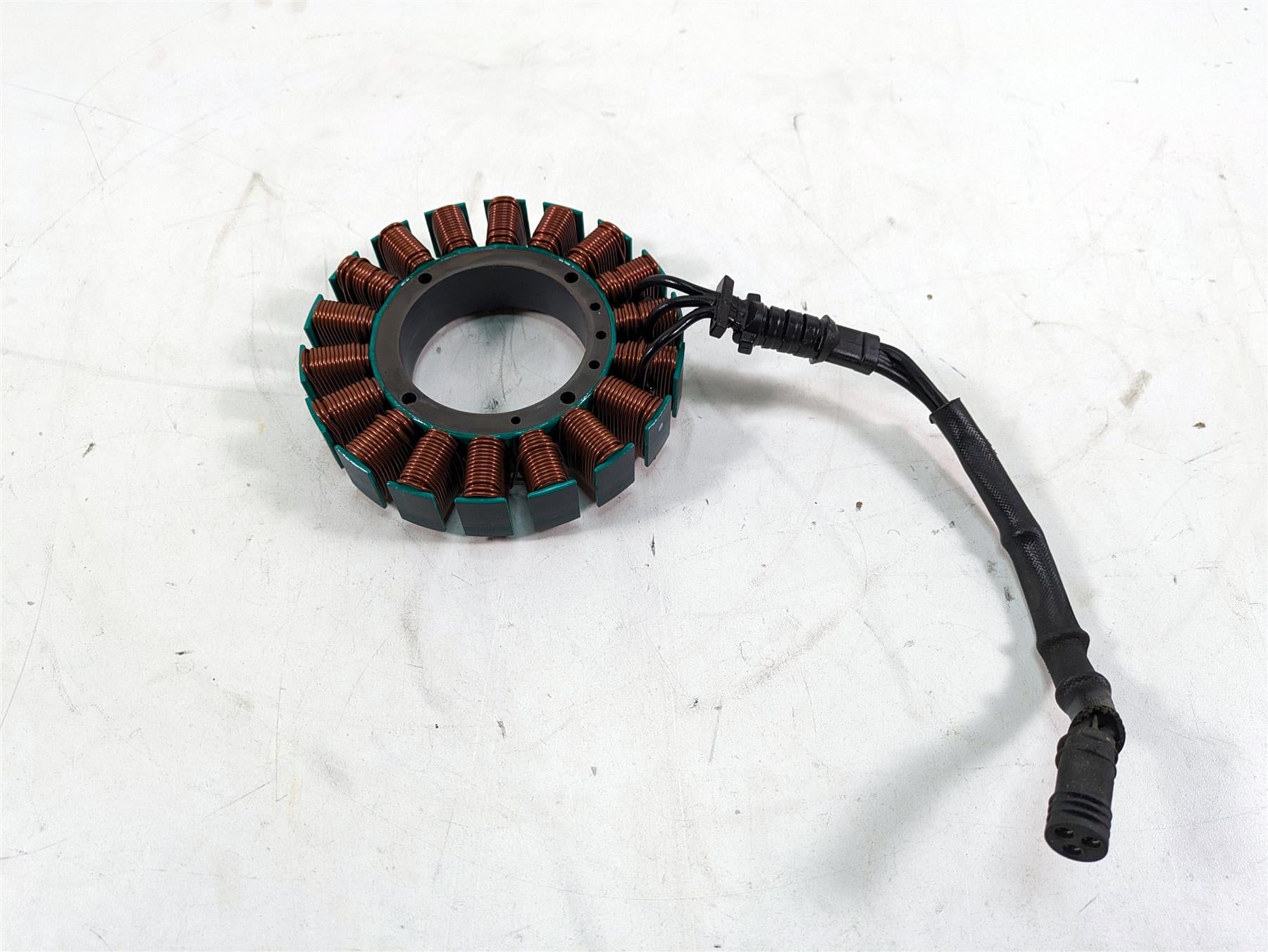 2006 Harley Touring FLHTCUI Electra Glide Stator Alternator Generator 29987-06D {{ shop.shopifyCountryName }} - Mototech271