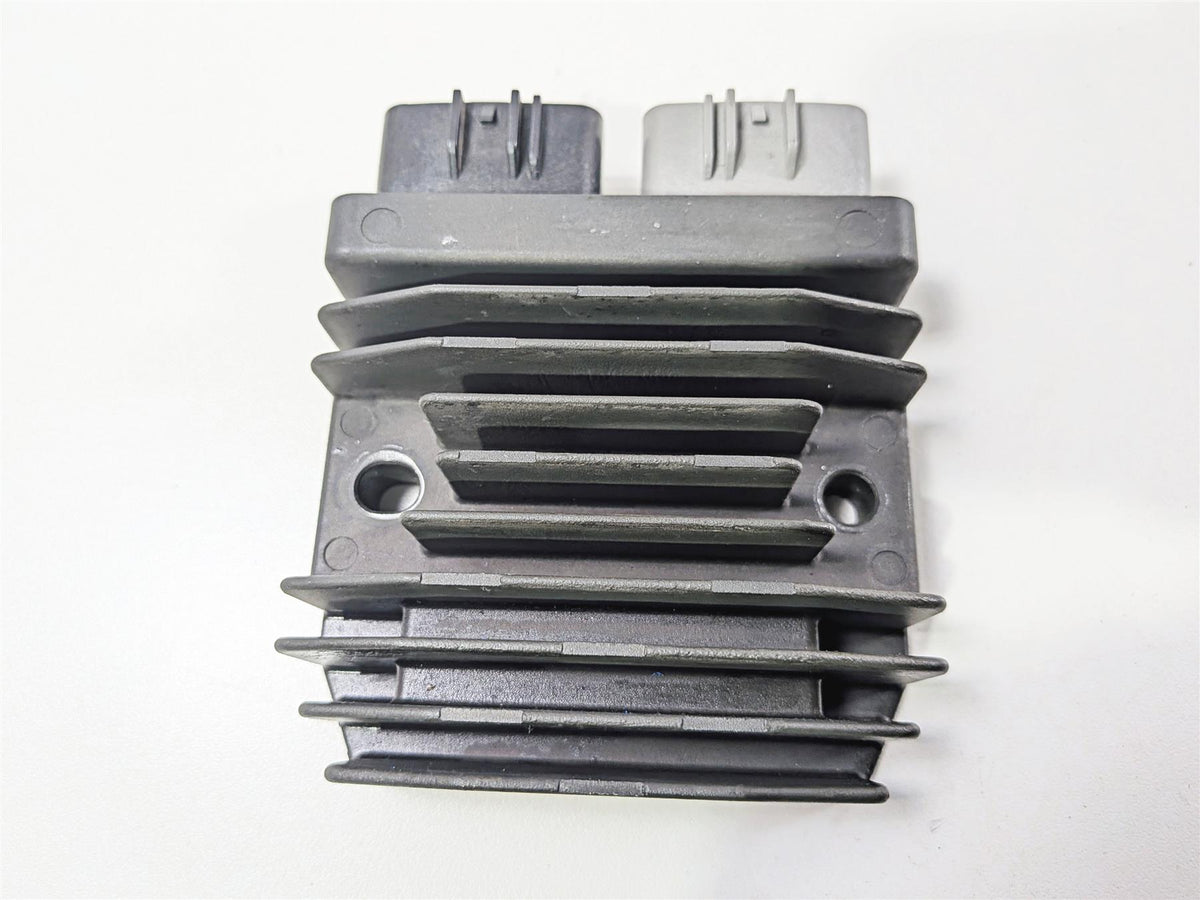2023 Yamaha MT10 MTN1000 Rectifier Voltage Regulator 1D7-81960-10-00 FH027AA {{ shop.shopifyCountryName }} - Mototech271
