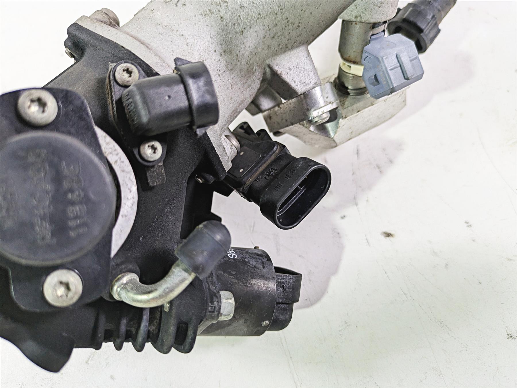 2004 Harley FLSTCI Softail Heritage Throttle Body Fuel Injection 27600-01A {{ shop.shopifyCountryName }} - Mototech271