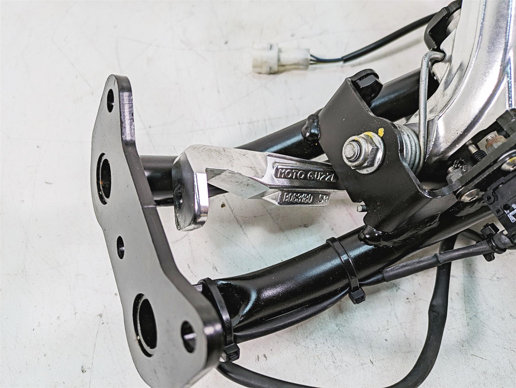 2014 Moto Guzzi California 1400 T Right Front Floorboard & Brake Pedal 887302 {{ shop.shopifyCountryName }} - Mototech271