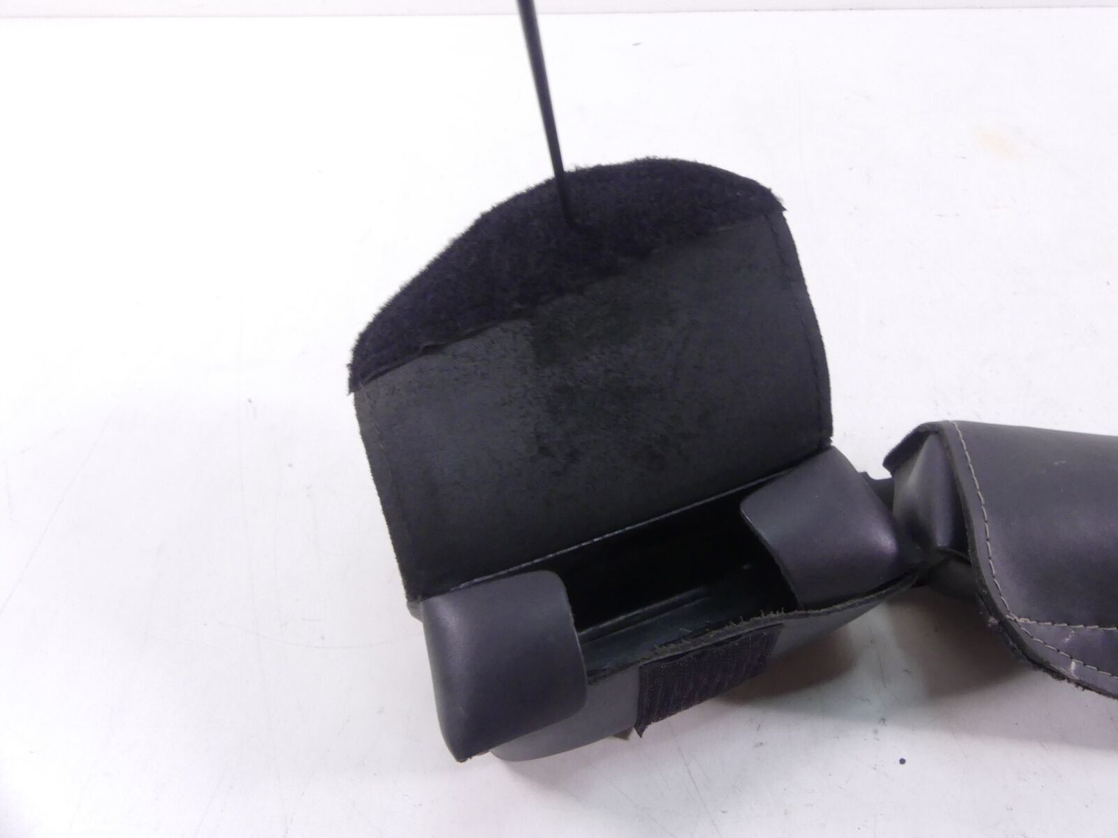 2009 Harley Touring FLHTCU Electra Glide Three Pocket Windshield Pouch 58904-03 {{ shop.shopifyCountryName }} - Mototech271