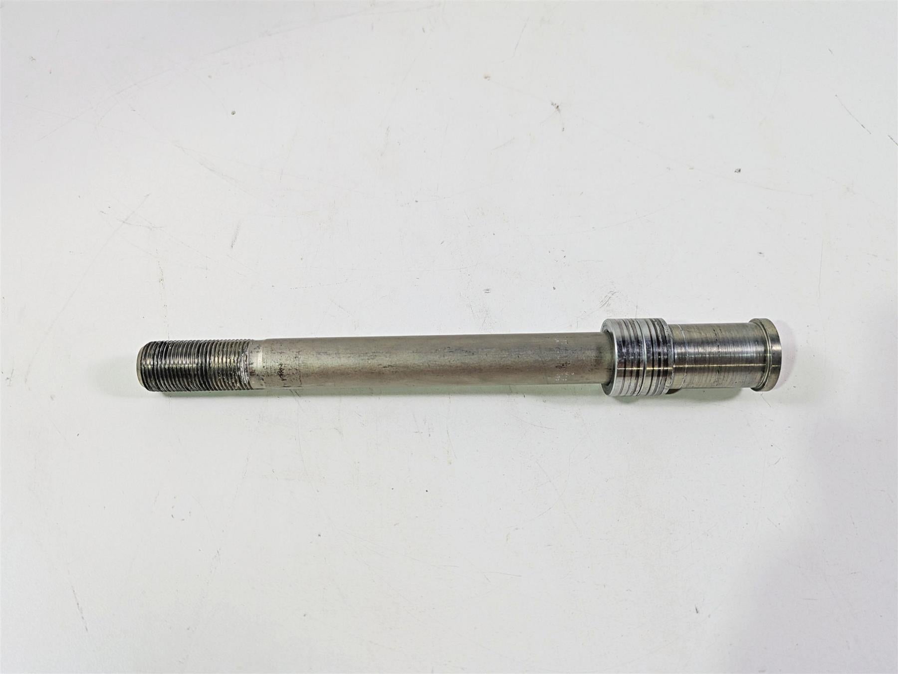 2020 Kawasaki Z900 ZR900 Front Wheel Spindle Axle 20Mm 41068-0618 {{ shop.shopifyCountryName }} - Mototech271