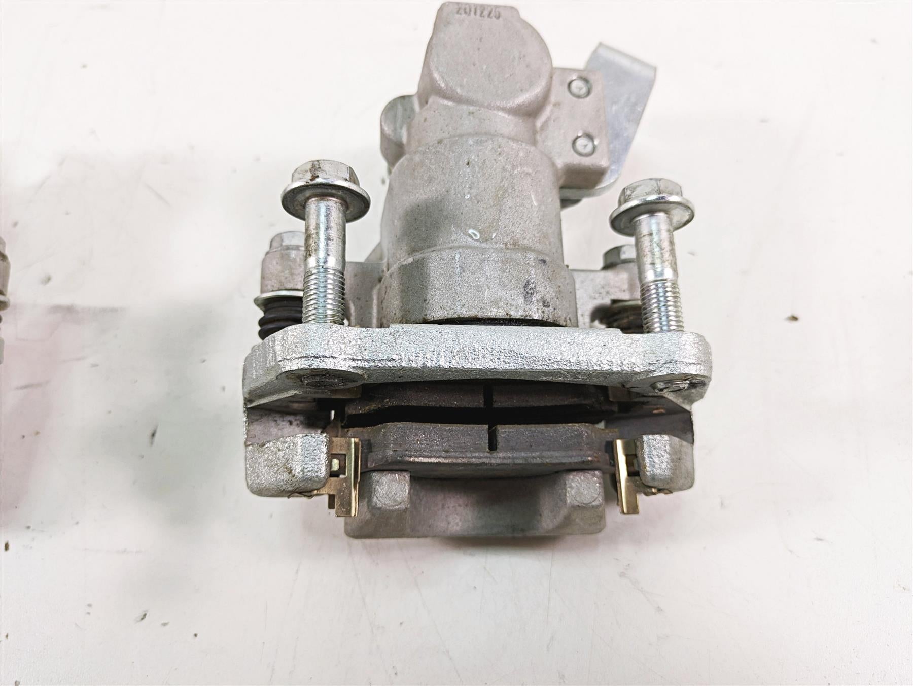 2021 CFMoto Zforce 500 Trail Rear Brake Caliper Set 5BWB-081200-10000 {{ shop.shopifyCountryName }} - Mototech271