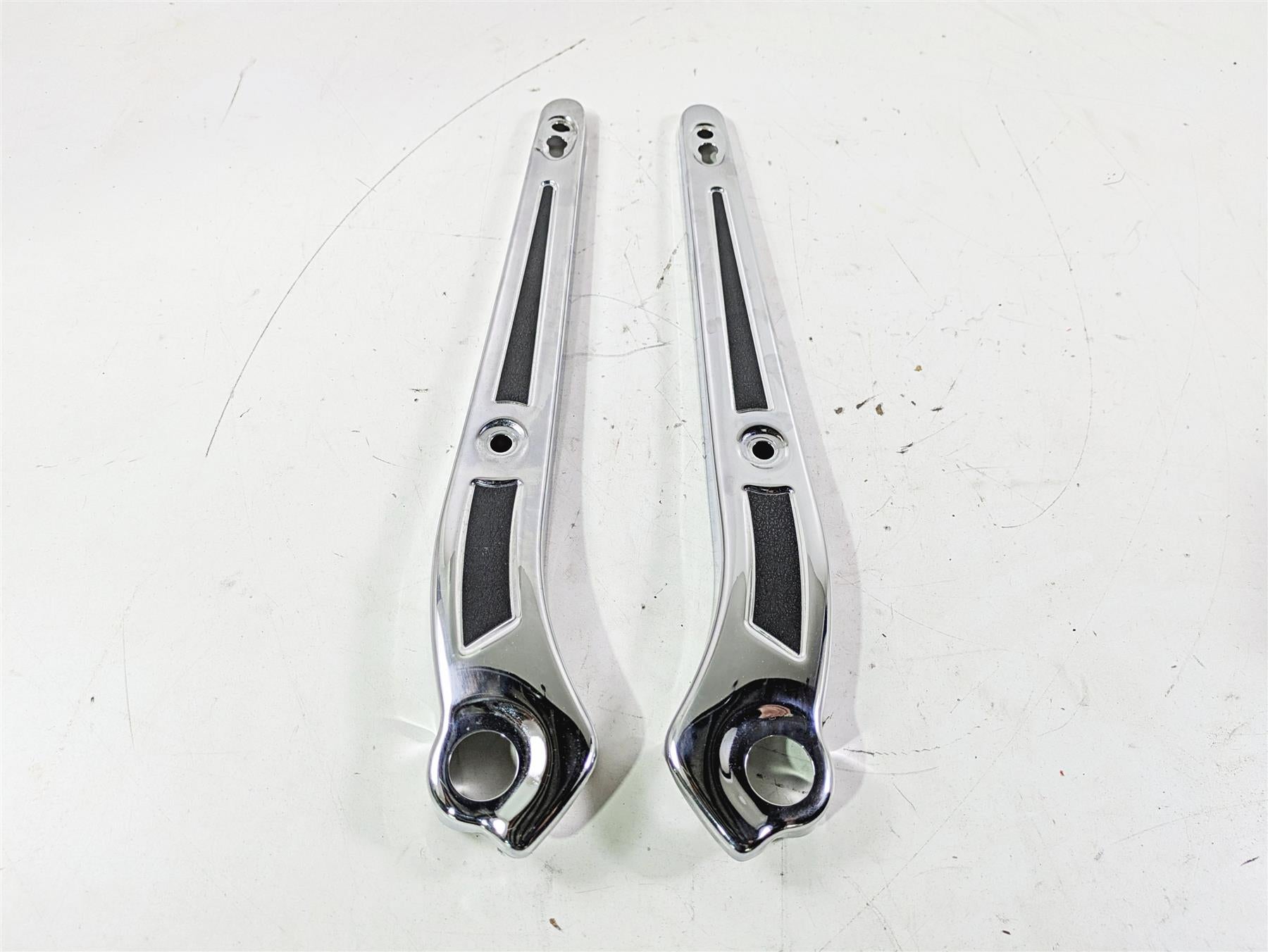 2015 Harley FXDL Dyna Low Rider Rear Fender Struts Braces READ 57300024 57300026 {{ shop.shopifyCountryName }} - Mototech271