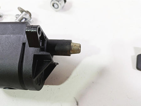 2010 Harley Touring FLHTK Electra Glide Ignition Switch Key Lock Set 71572-06 {{ shop.shopifyCountryName }} - Mototech271