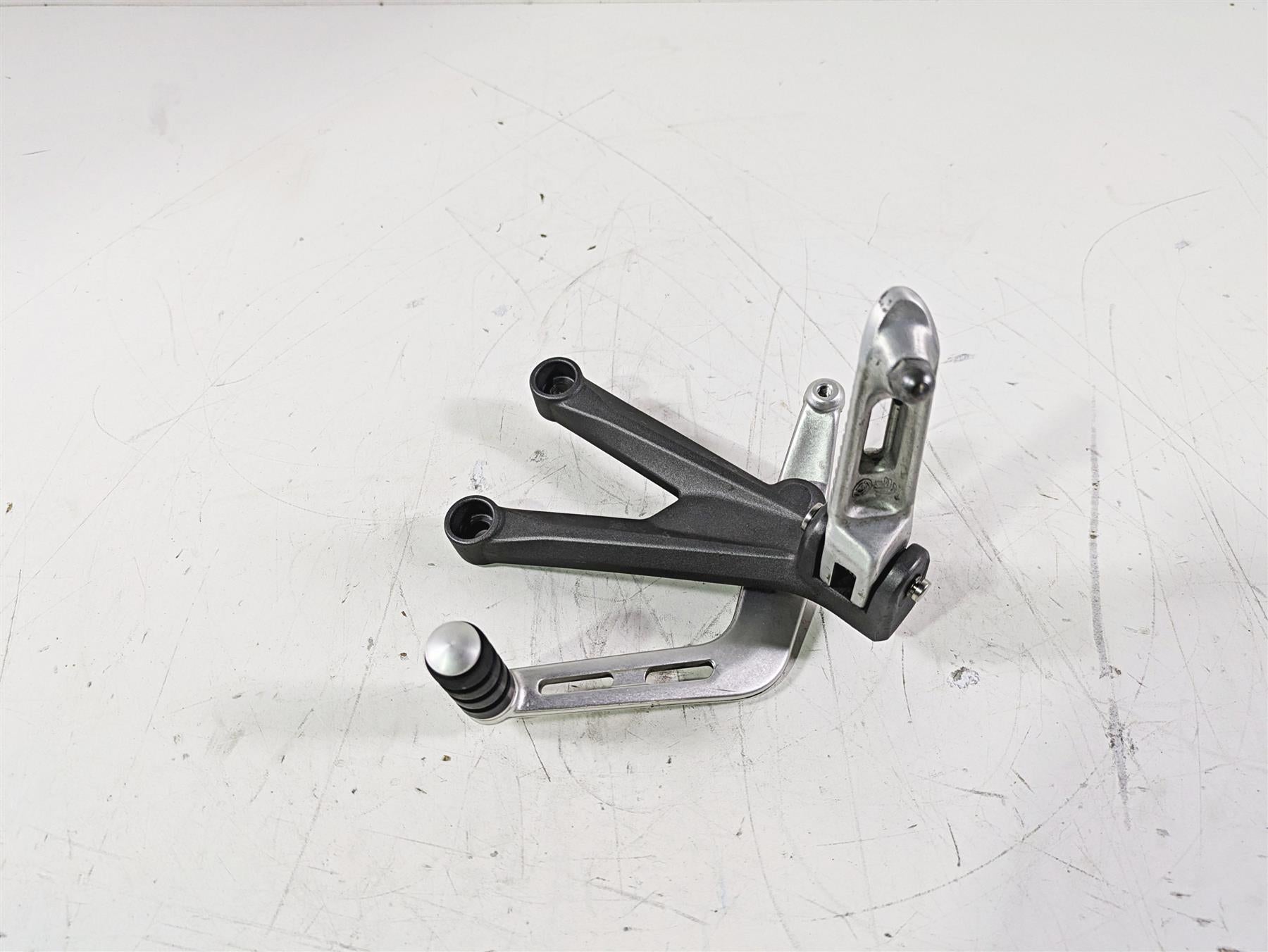 2020 Triumph Daytona 765 Moto2 Left Rider Footpeg & Shifter T2083381 T2082931 {{ shop.shopifyCountryName }} - Mototech271