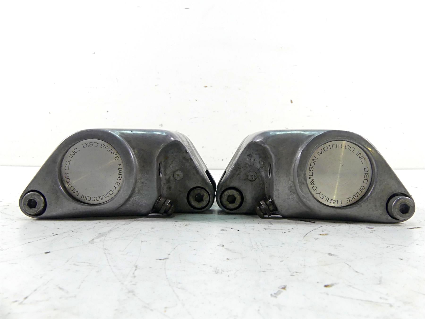 1979 Harley Sportster XLS1000 Roadster Front Brake Caliper Set 44121-77 44195-77 {{ shop.shopifyCountryName }} - Mototech271
