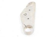 Load image into Gallery viewer, 2002 Kawasaki Vulcan 1500 Mean Streak Upper Triple Tree Steering Clamp 44039-131
