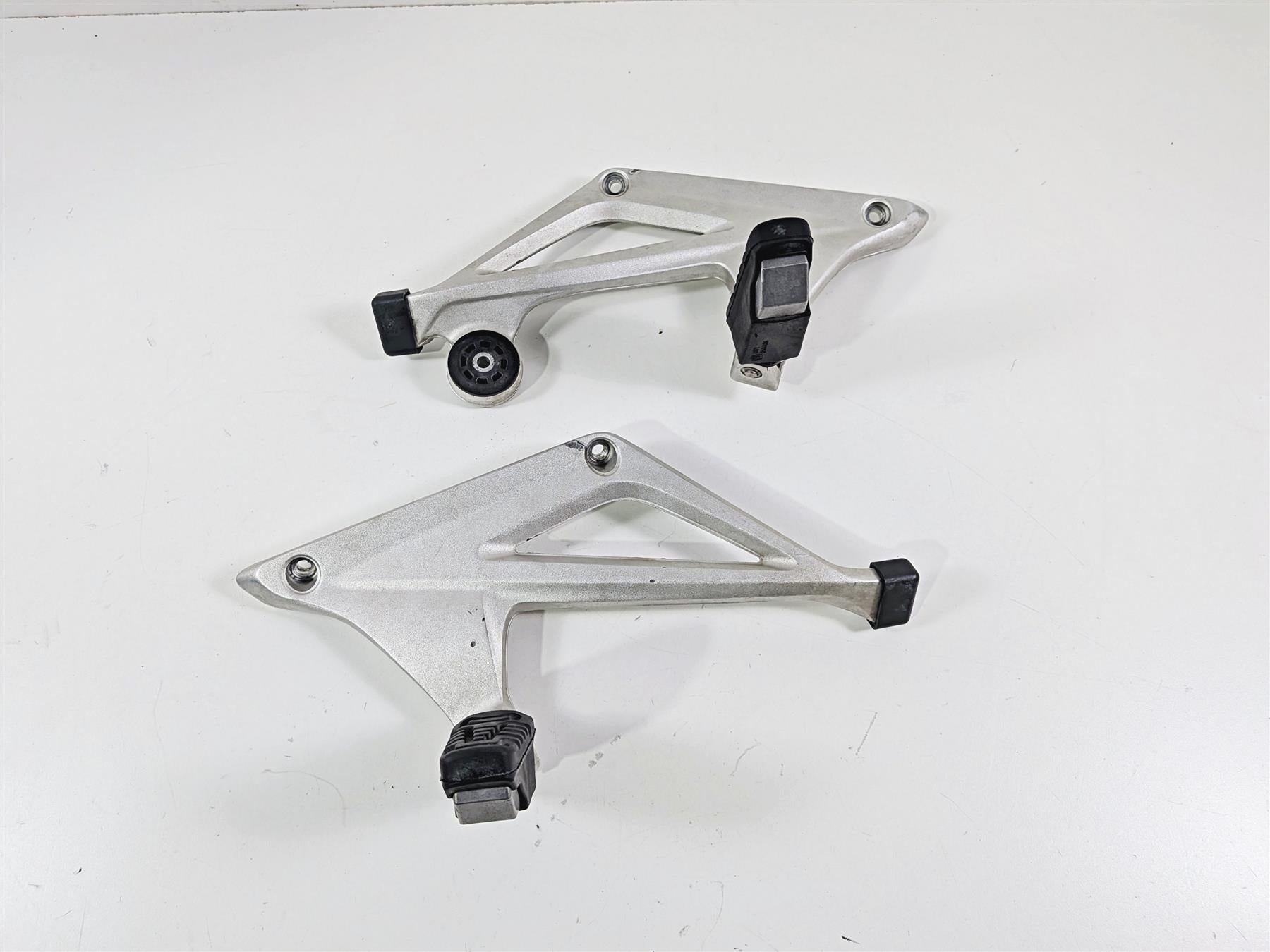 2016 BMW R1200RT RT RTW K52 Passenger Foot Peg Rest Set 46718534789 46718534790 {{ shop.shopifyCountryName }} - Mototech271