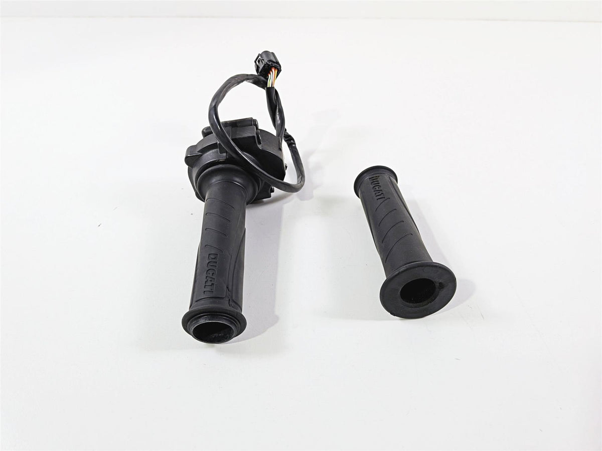 2019 Ducati 959 Panigale Ride Fly By Wire Throttle Set - Read 66020011B {{ shop.shopifyCountryName }} - Mototech271