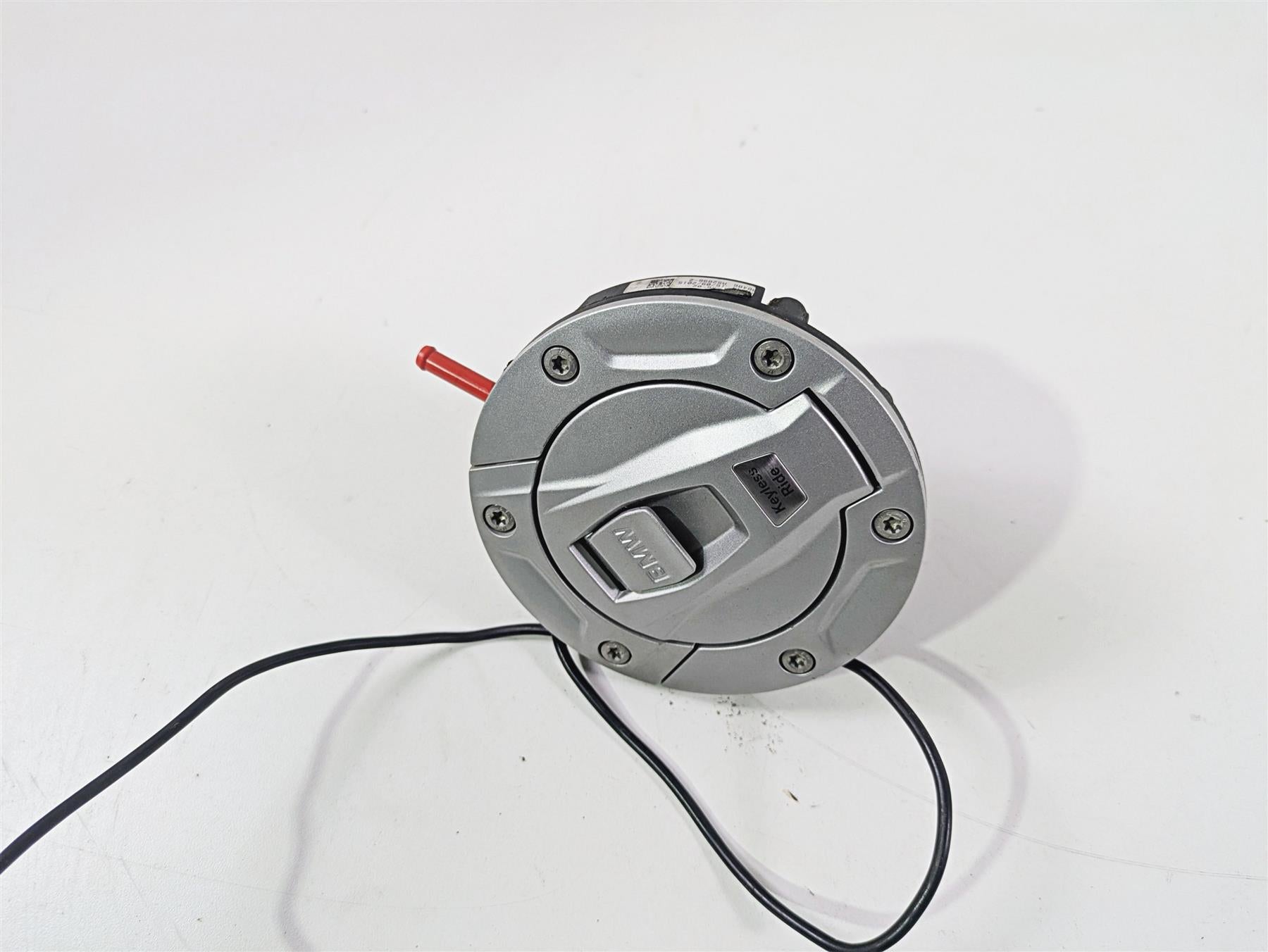 2016 BMW R1200RT K52 Keyless Fuel Gas Petrol Tank Lid Cap 16118552106 {{ shop.shopifyCountryName }} - Mototech271