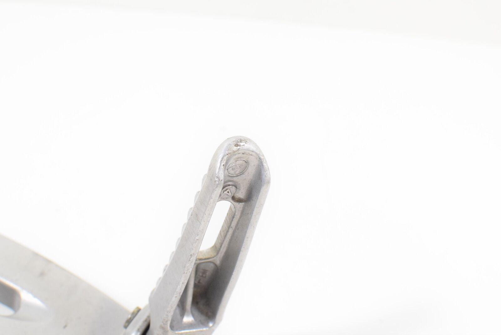 2007 Honda CBR600RR CBR600 RR Rear Passenger Footpeg Foot Peg Rest 50760-MFJ-D00 {{ shop.shopifyCountryName }} - Mototech271