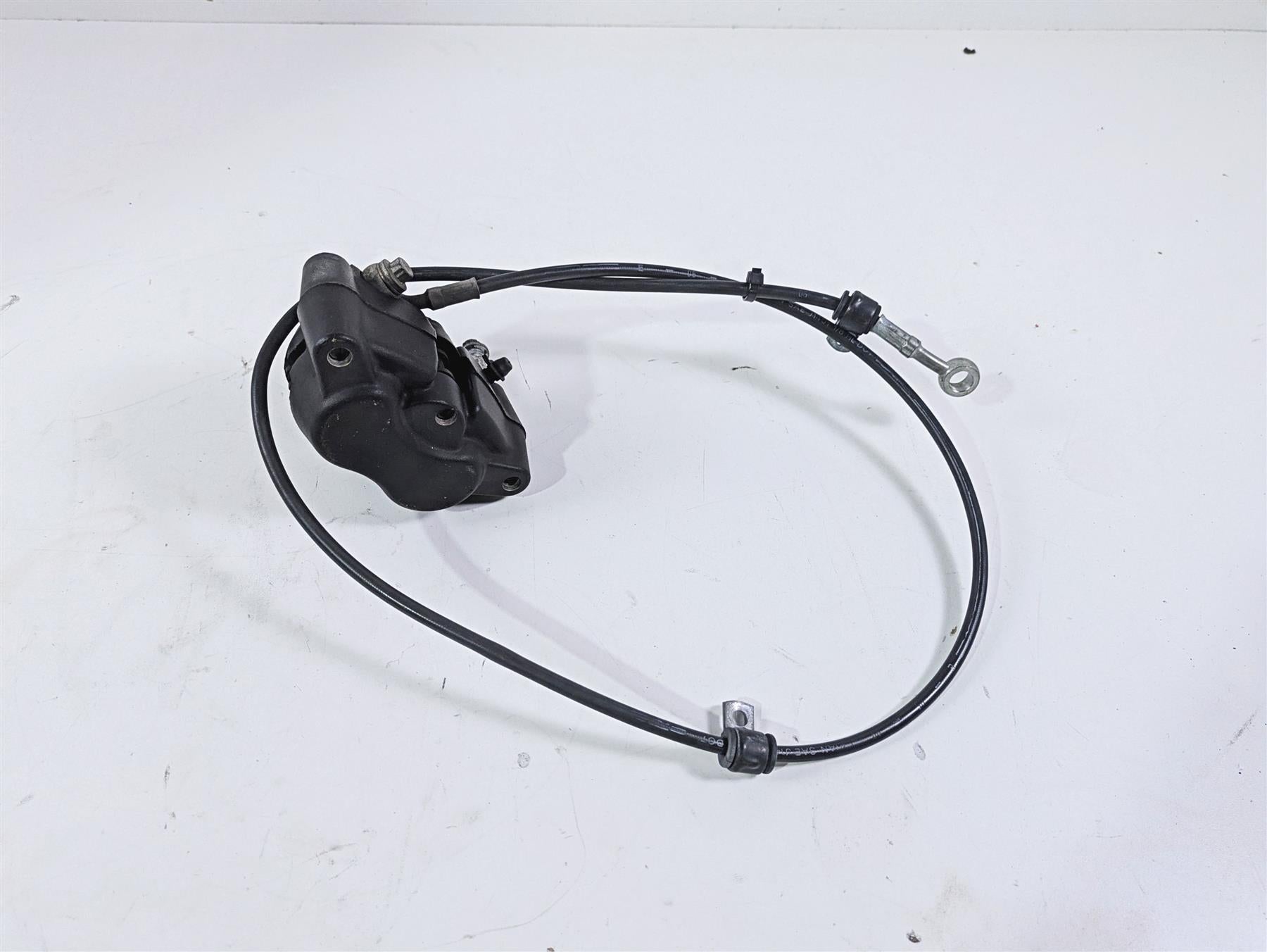 2010 Harley Dyna FXDB Street Bob Front Brake Caliper + Line 44046-08 {{ shop.shopifyCountryName }} - Mototech271