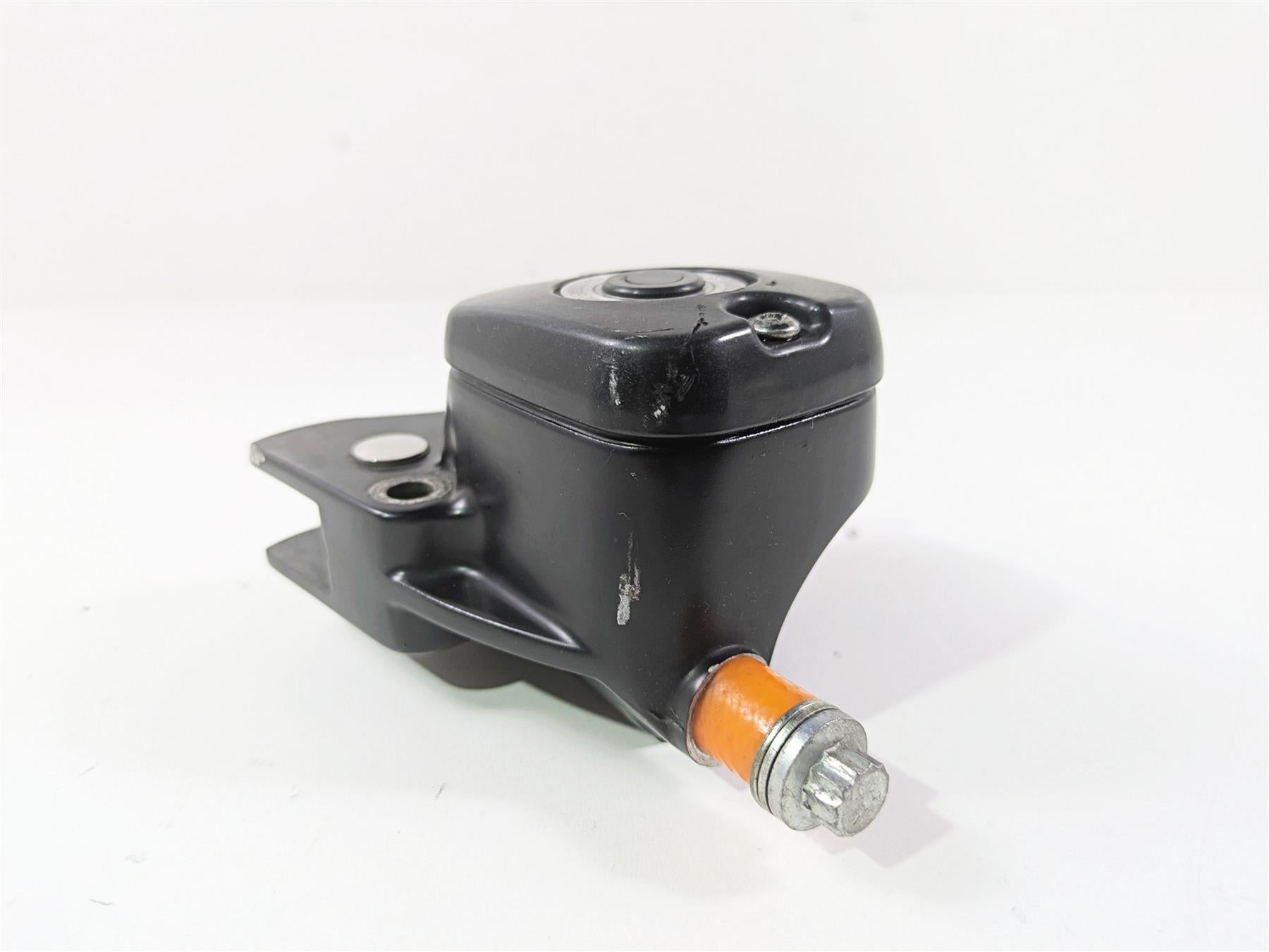 2016 Harley FXDF Dyna Fat Bob Front Brake Master Cylinder 11/16" 45170-08F {{ shop.shopifyCountryName }} - Mototech271