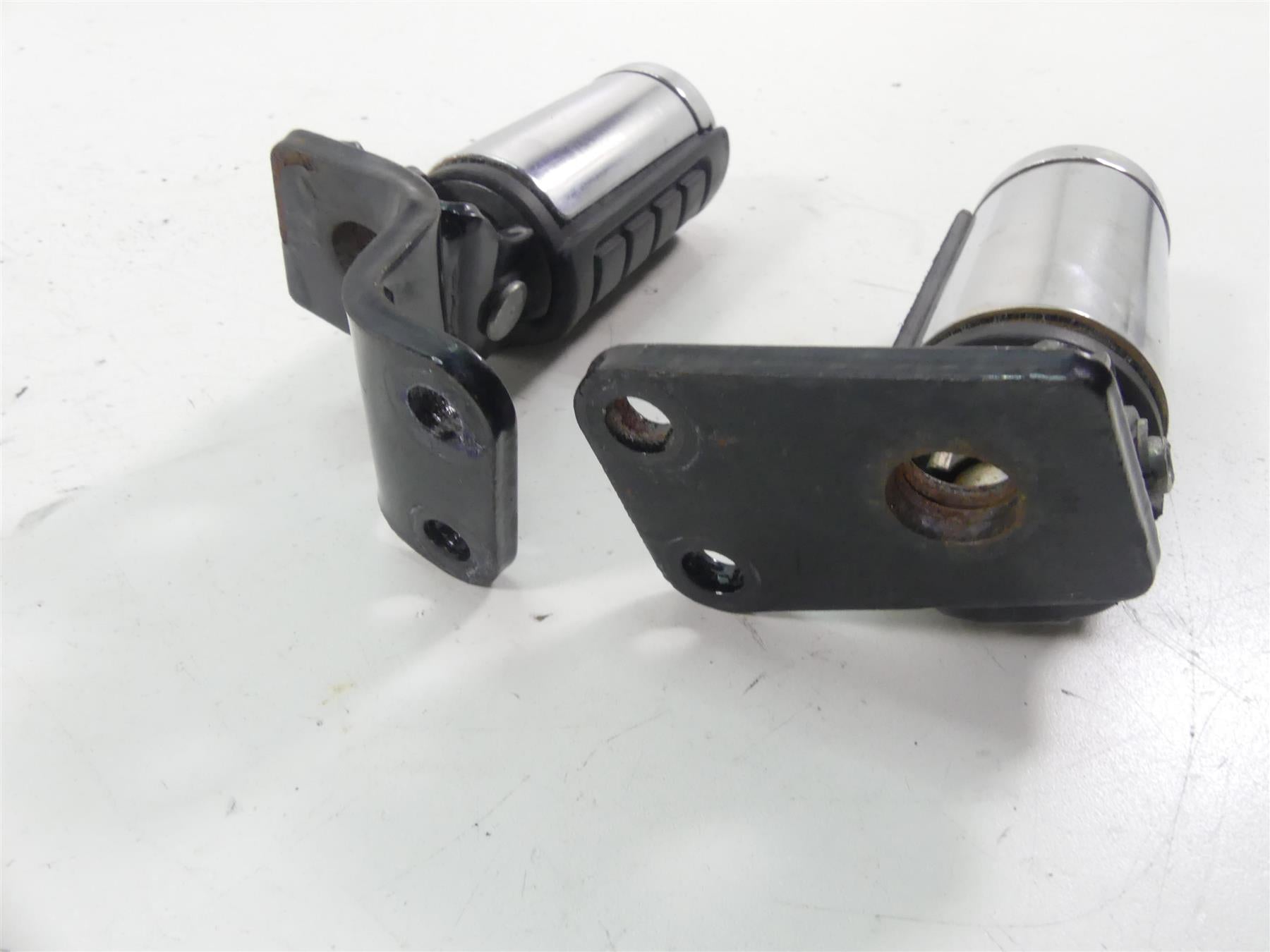 2003 Honda VTX1800 C Rear Passenger Footpeg Set 50680-MCH-000 50685-MCH-000 {{ shop.shopifyCountryName }} - Mototech271