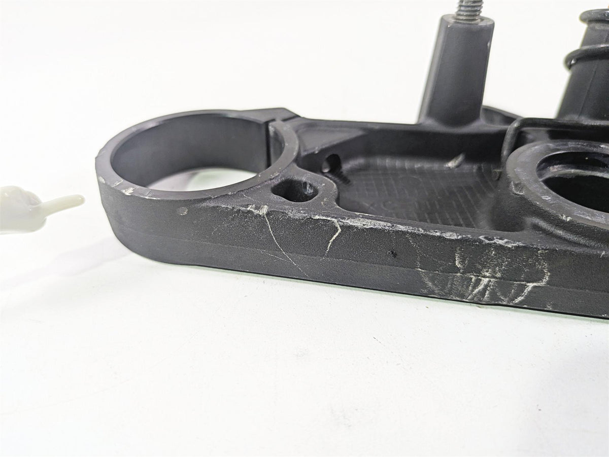 2006 Suzuki GSXR1000 K6 Upper Triple Tree Steering Clamp 51410-41G00 {{ shop.shopifyCountryName }} - Mototech271