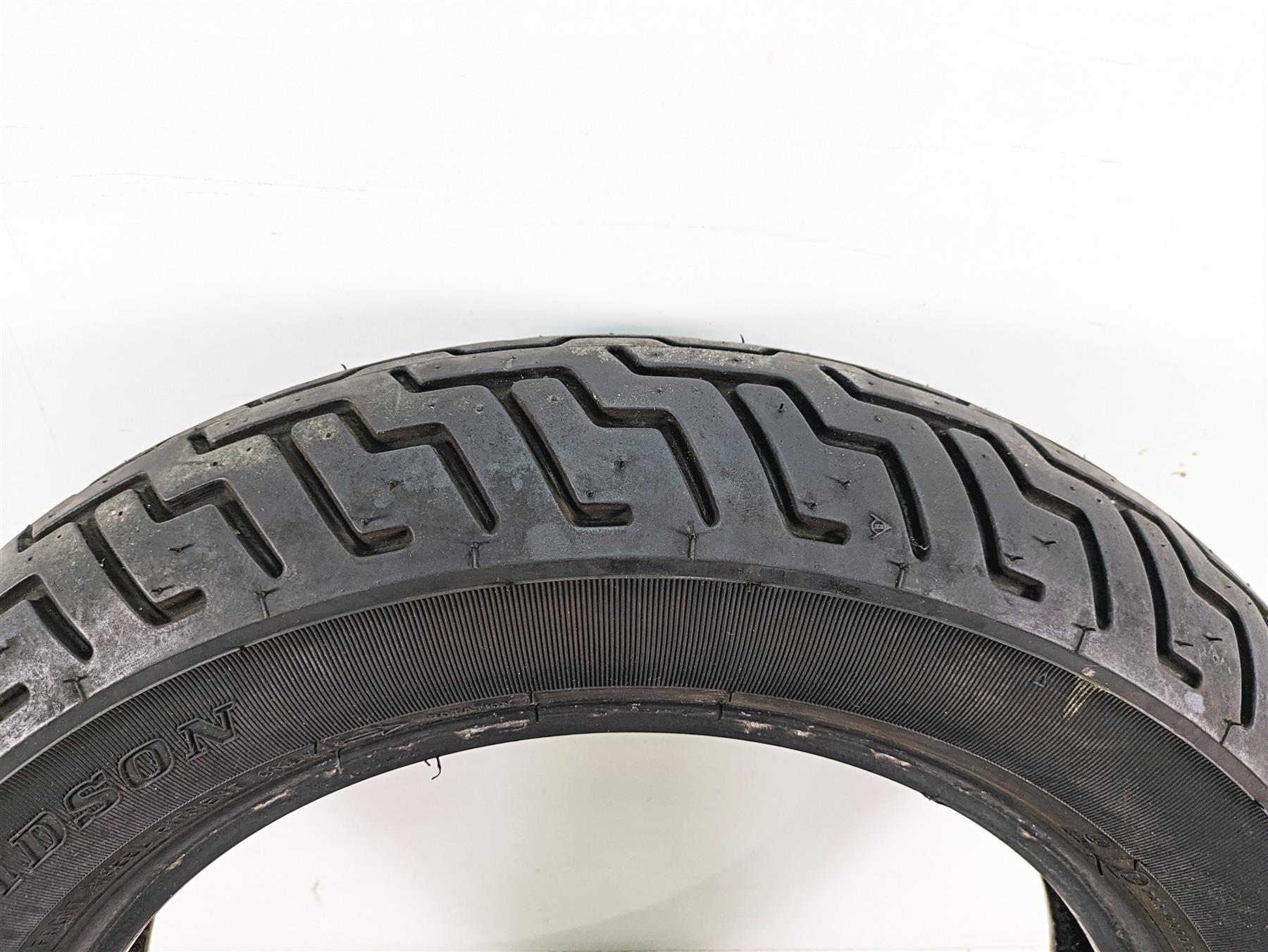 Used Front Harley Tire Dunlop D402 F MT90B16 90R16 DOT1821 45006403 {{ shop.shopifyCountryName }} - Mototech271
