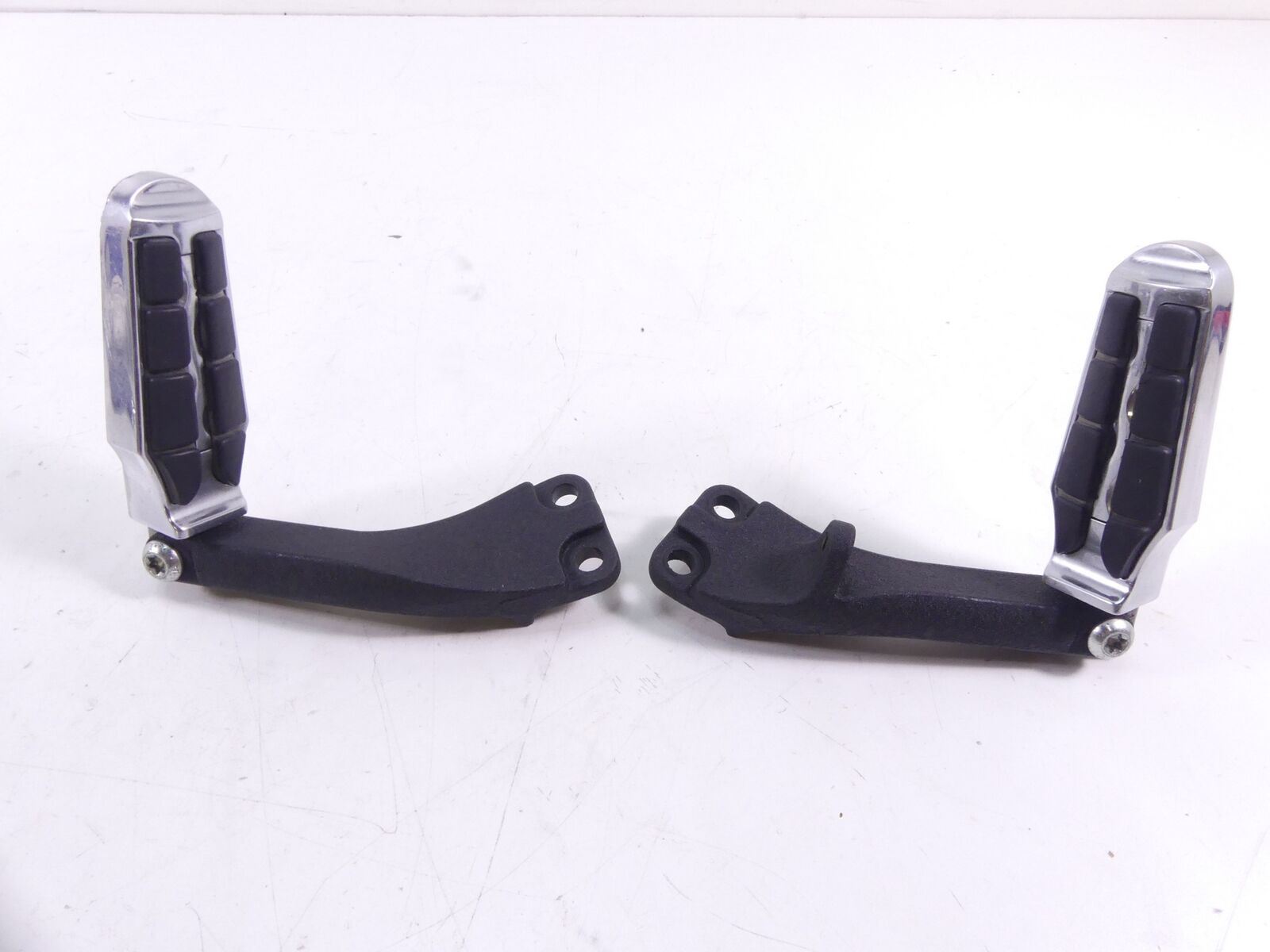 2009 Harley FXDF Dyna Fat Bob Rear Passenger Footpeg Set 49224-06A 49230-06 {{ shop.shopifyCountryName }} - Mototech271