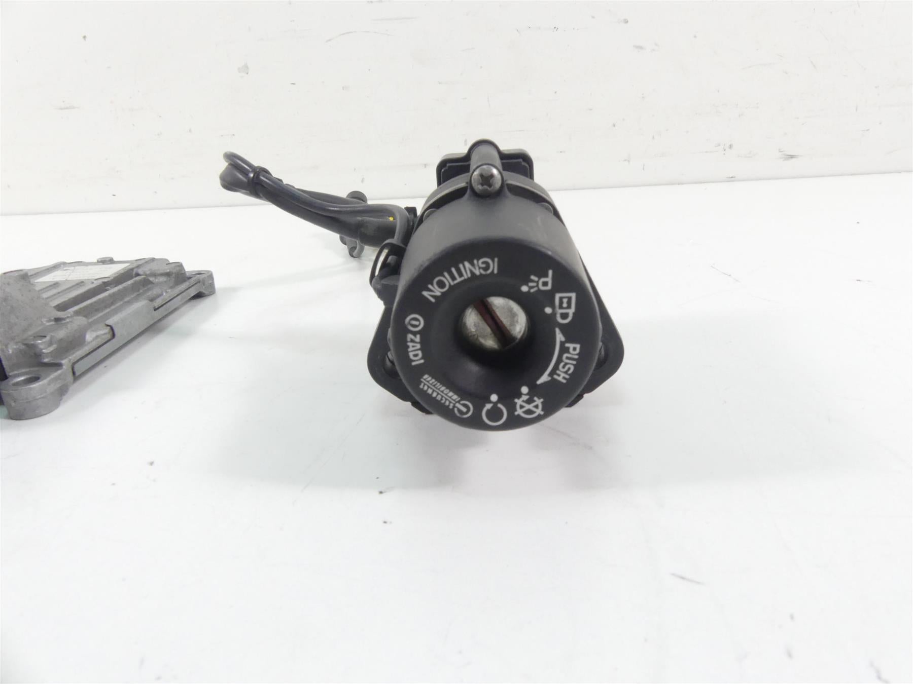 2009 Ducati Monster 1100 S Cdi Ecu Speedo Gauges Ignition Switch Key 40610703A {{ shop.shopifyCountryName }} - Mototech271