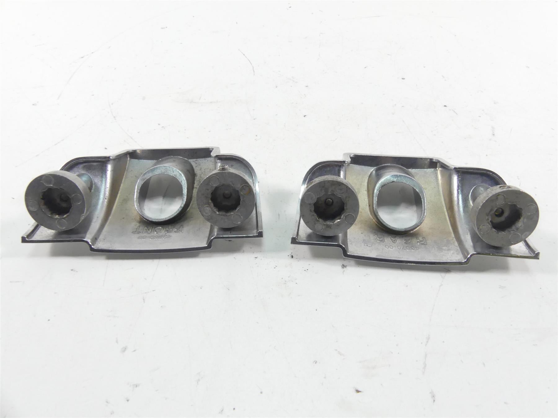 2005 Harley Touring CVO FLHTC SE Electra Glide Spark Plug Covers 43870-00 {{ shop.shopifyCountryName }} - Mototech271