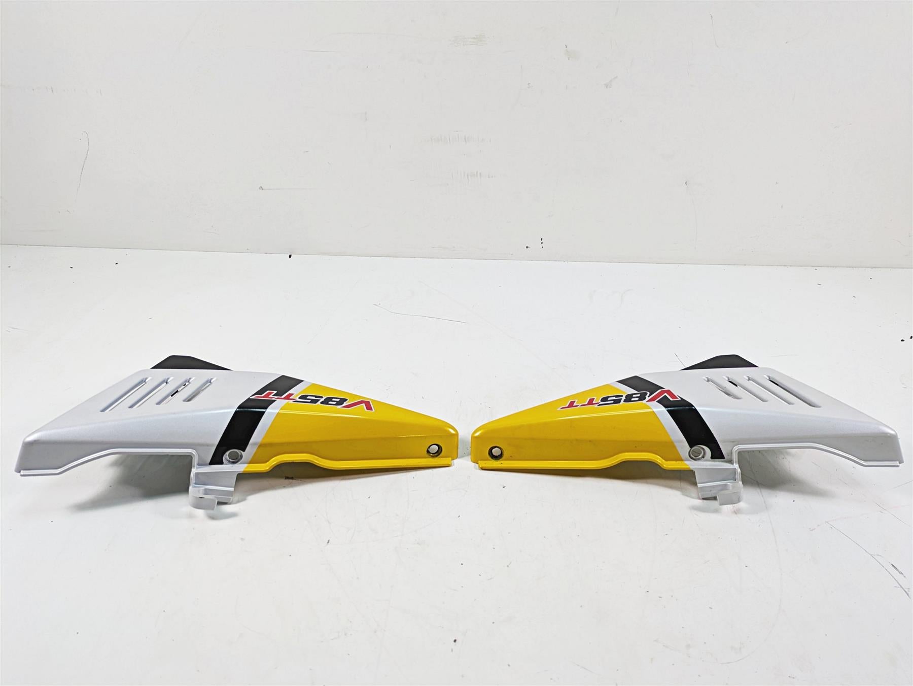 2020 Moto Guzzi V85 TT Adventure Triangle Side Cover Yellow Sahara 2H003214000Z1 {{ shop.shopifyCountryName }} - Mototech271